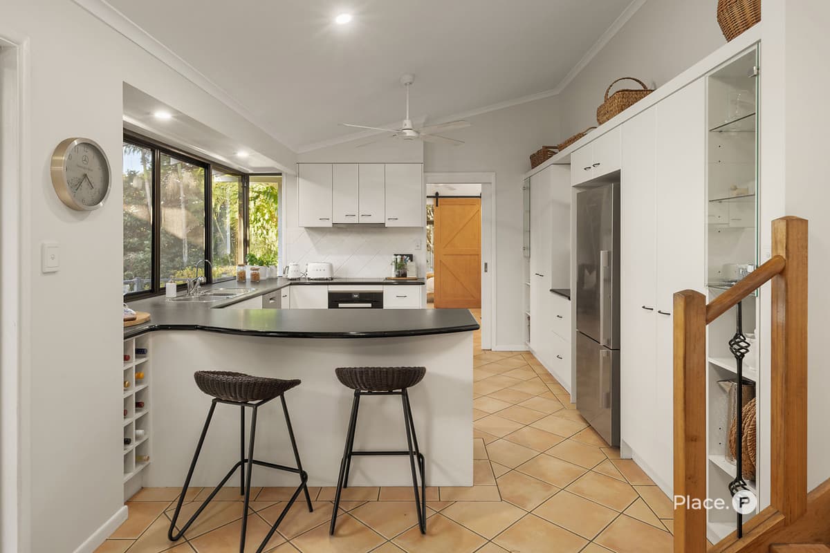 3 Burke Court, Mount Ommaney - Thumbnail 6