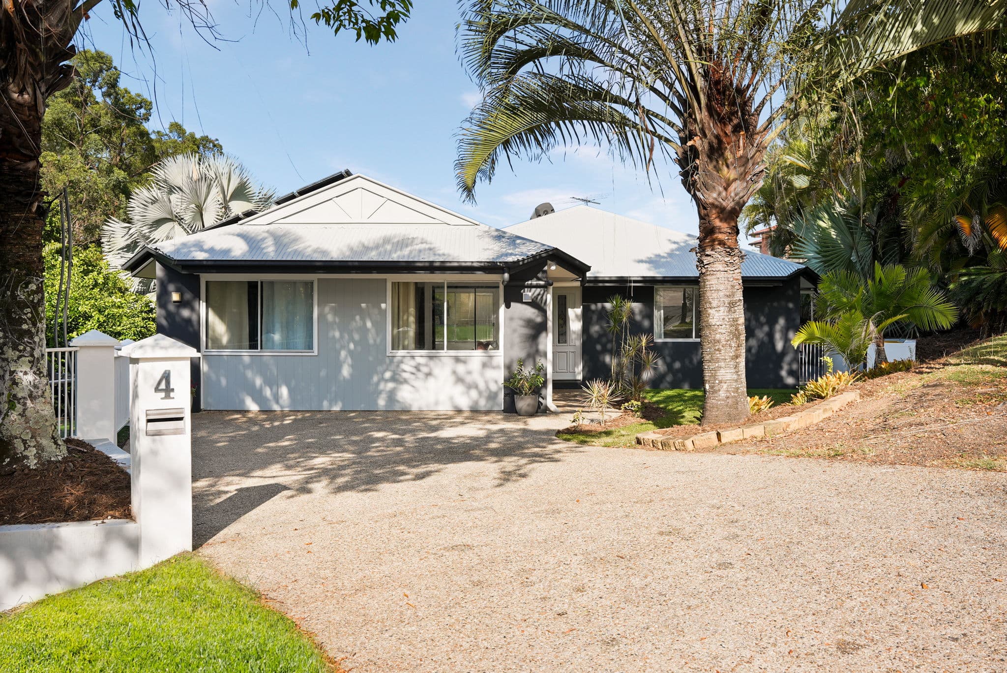 4 Hall Court, Upper Kedron - Thumbnail 2
