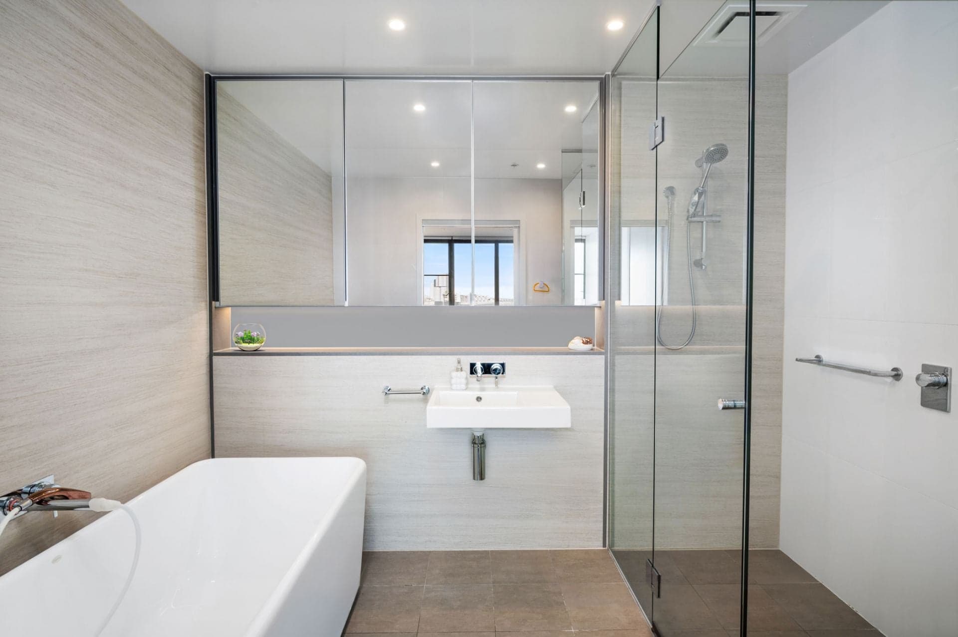1705/472 Pacific Highway, St Leonards, St Leonards - Thumbnail 5