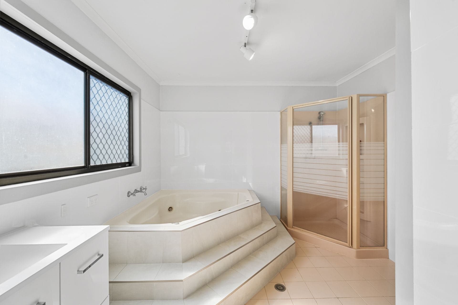 89 Hume Boulevard, Killarney Vale, Killarney Vale - Thumbnail 7
