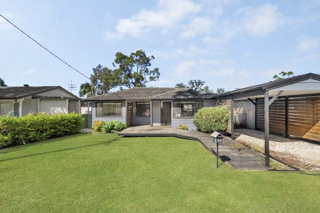 96 Kerry Crescent, Berkeley Vale, Berkeley Vale - Thumbnail 4