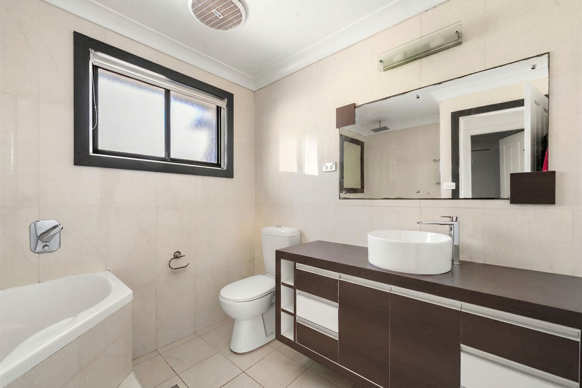 96 Kerry Crescent, Berkeley Vale, Berkeley Vale - Thumbnail 8