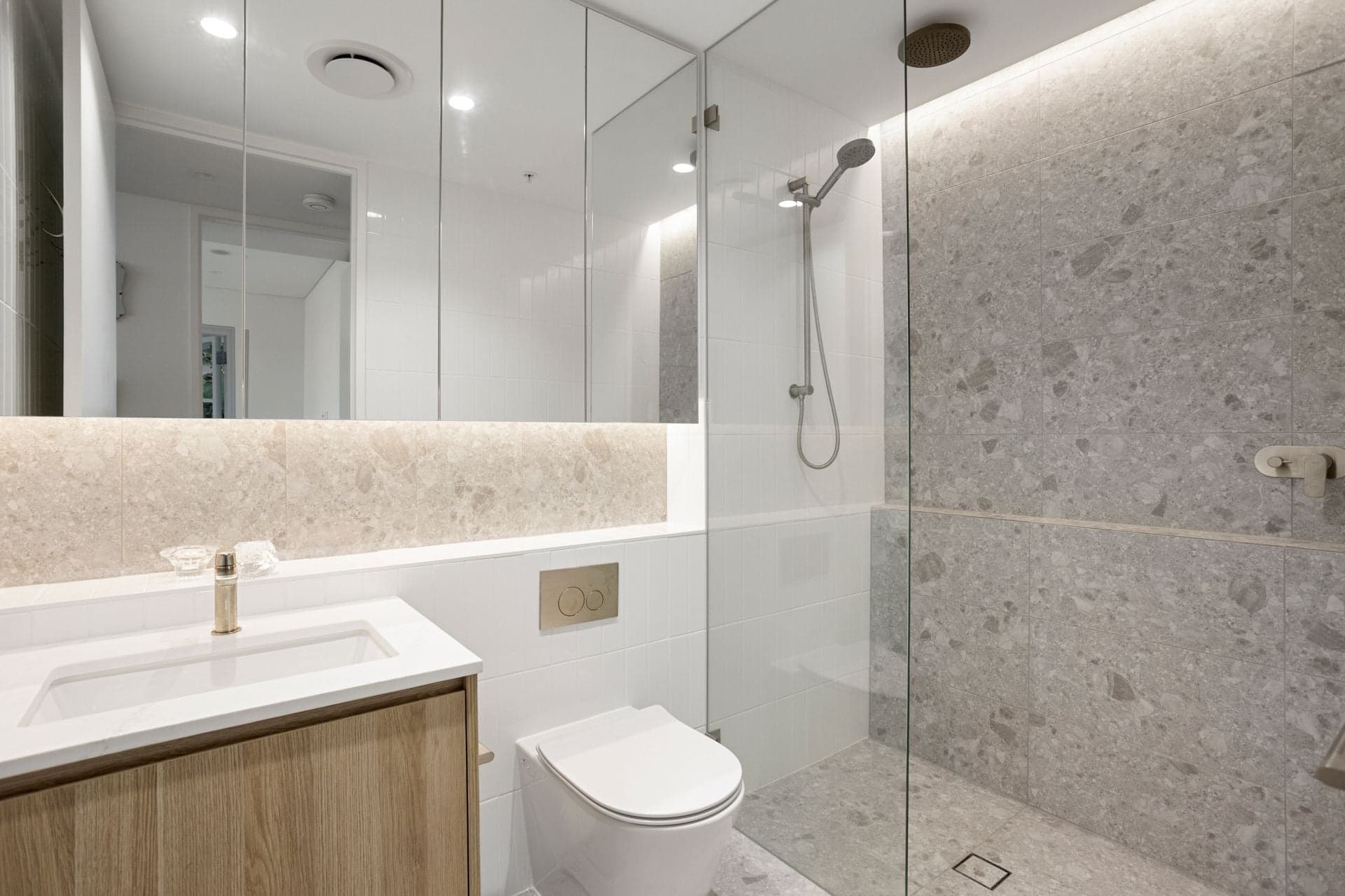 1204/26 Young Street, Wollongong, Wollongong - Thumbnail 2
