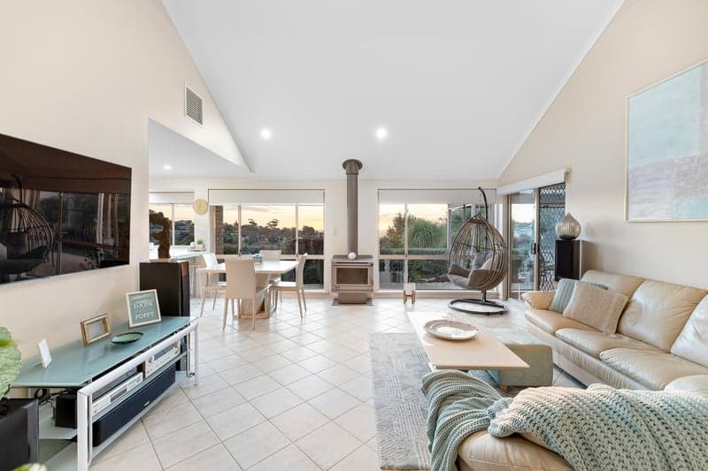 2 Genoa Court, Hallett Cove - Thumbnail 3