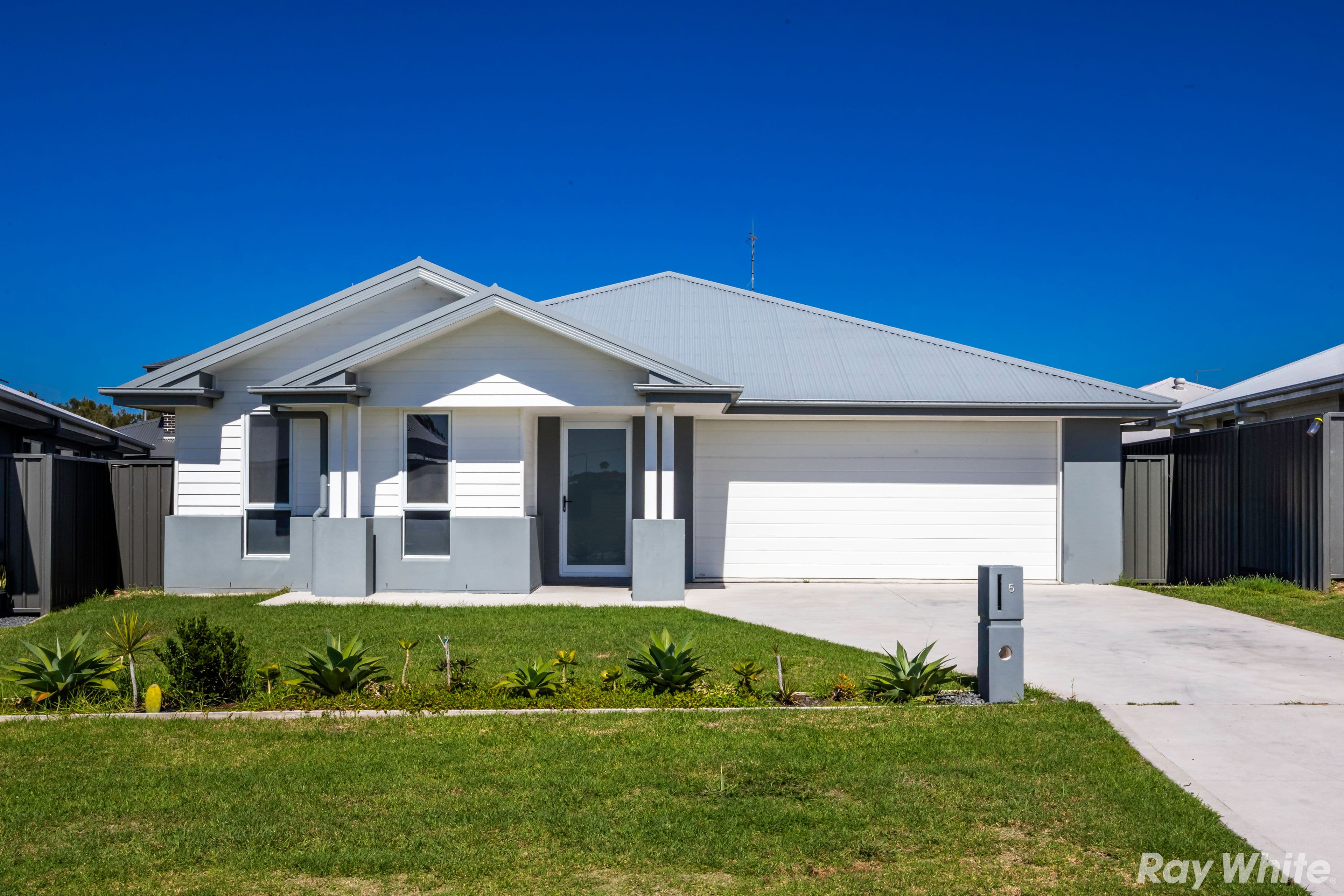 5 Neptune Avenue, Forster NSW 2428, Forster - Image 1