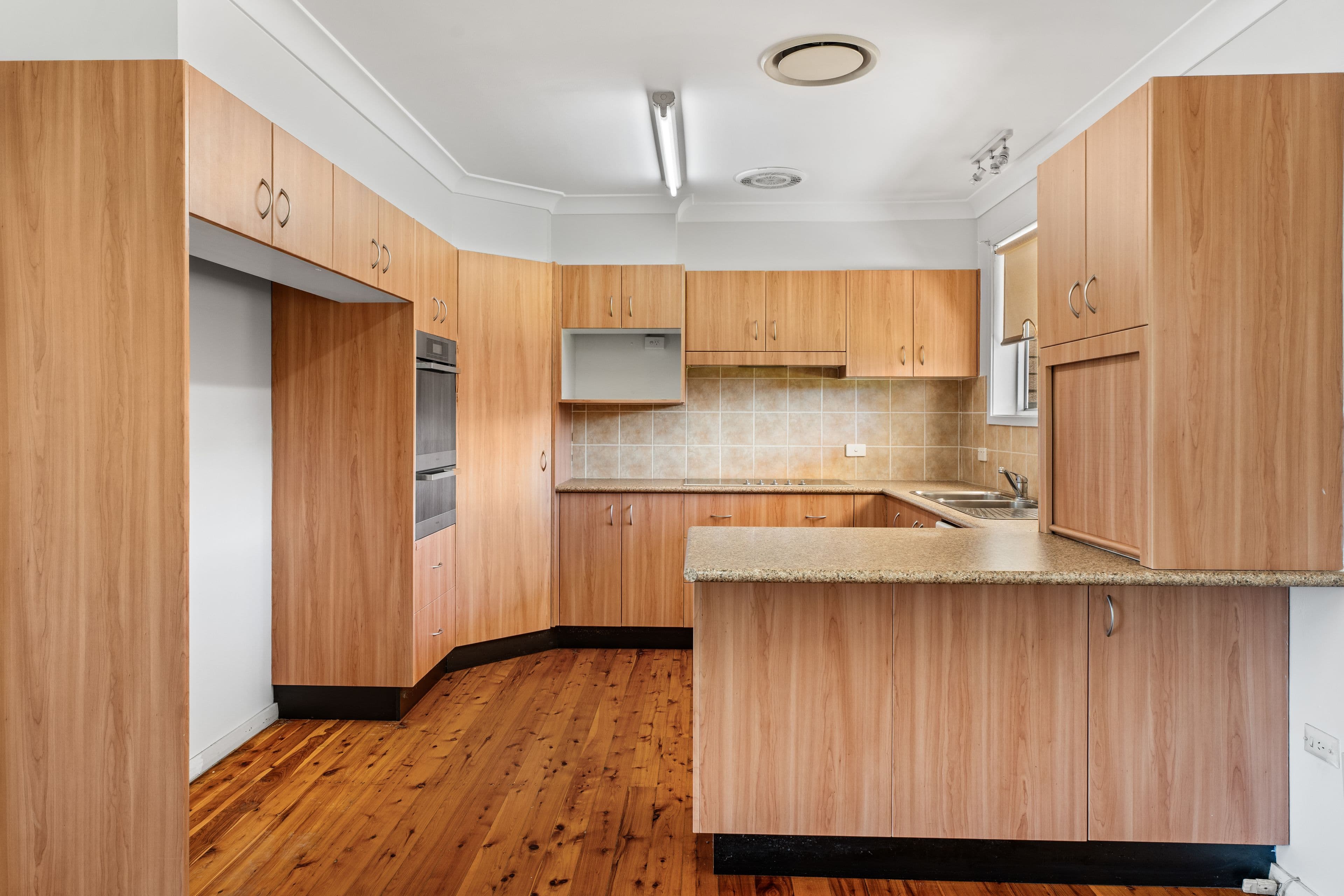 12 Gladswood Avenue, South Penrith NSW 2750, South Penrith - Thumbnail 2