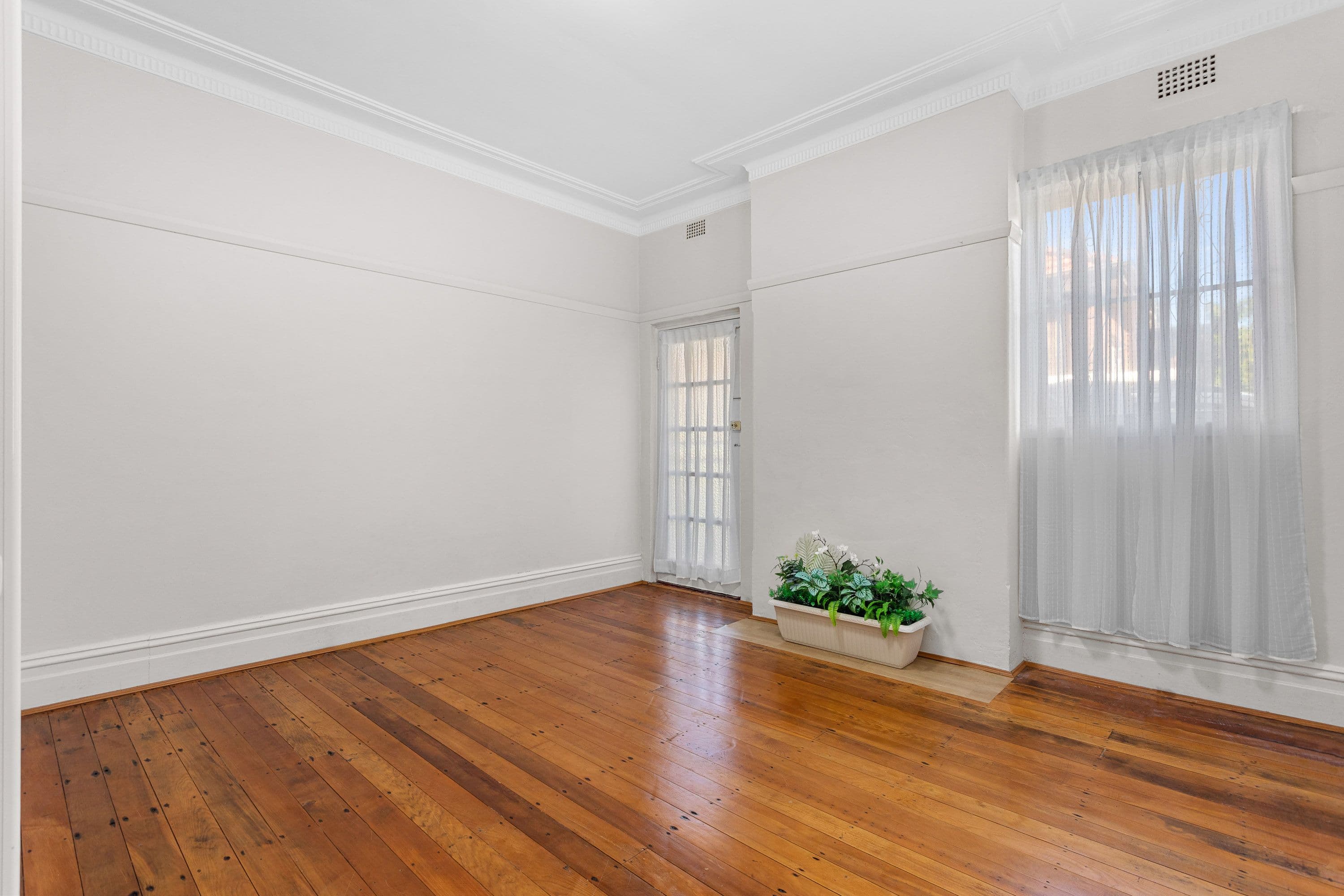 32 Cross Street, Kogarah NSW 2217, Kogarah - Thumbnail 2