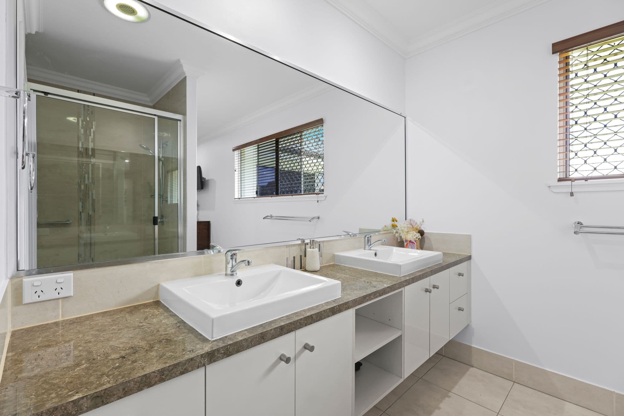 11 Knowlton Crescent, Gordonvale - Thumbnail 8