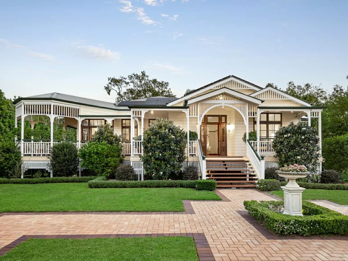 51 Goldieslie Road, INDOOROOPILLY, Indooroopilly - Image 1