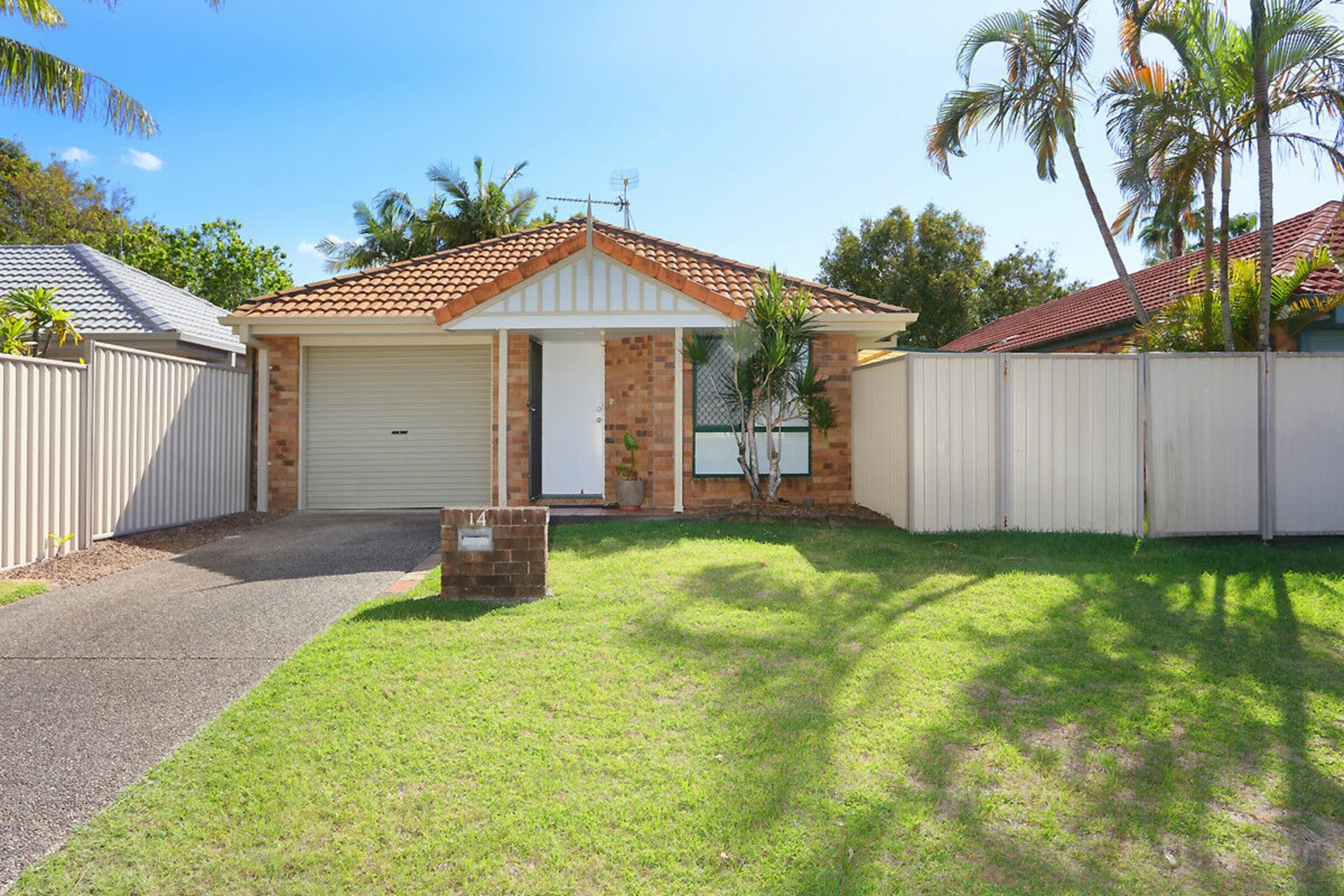 14 Bernini Drive, Coombabah, Coombabah - Thumbnail 2