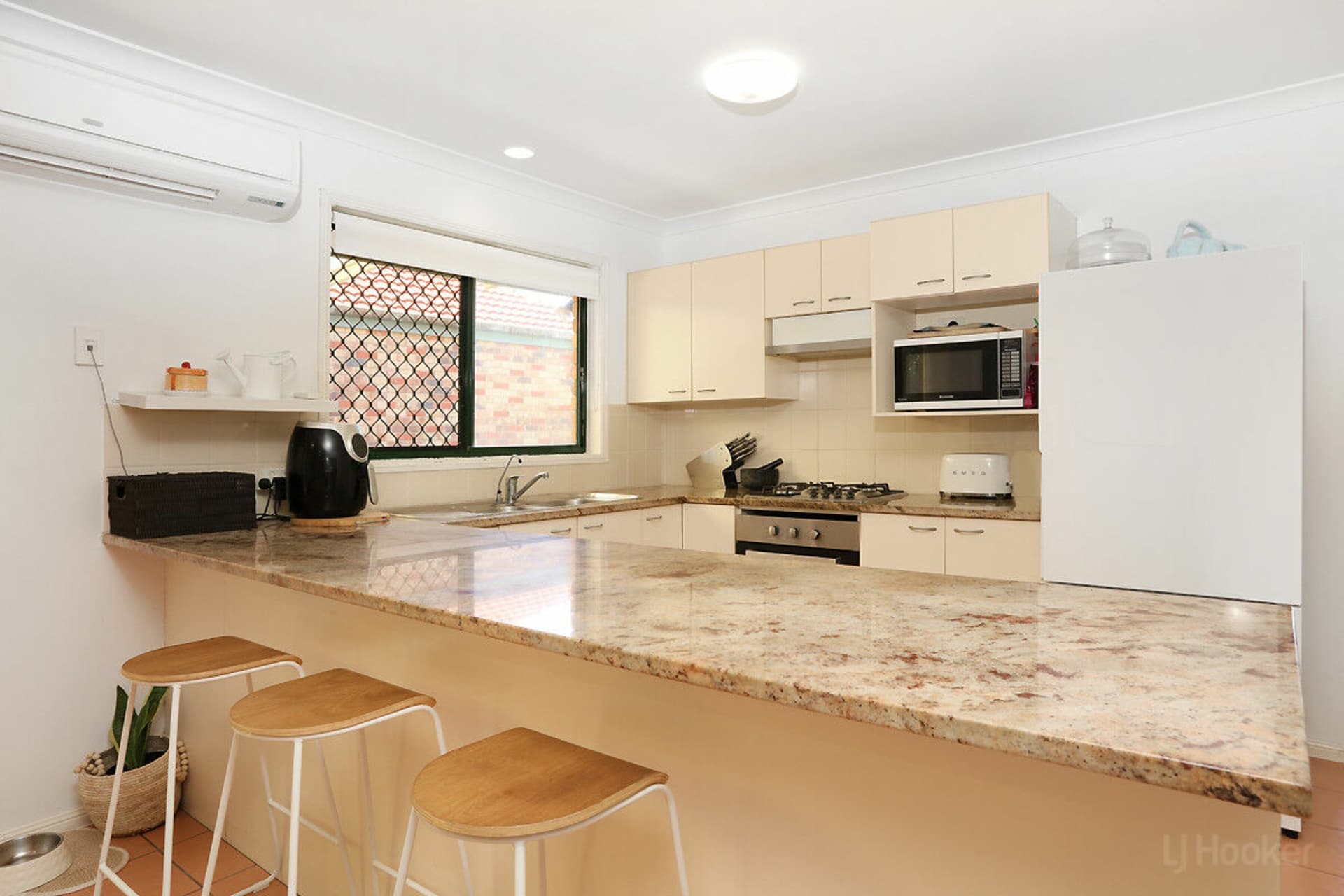 14 Bernini Drive, Coombabah, Coombabah - Thumbnail 4