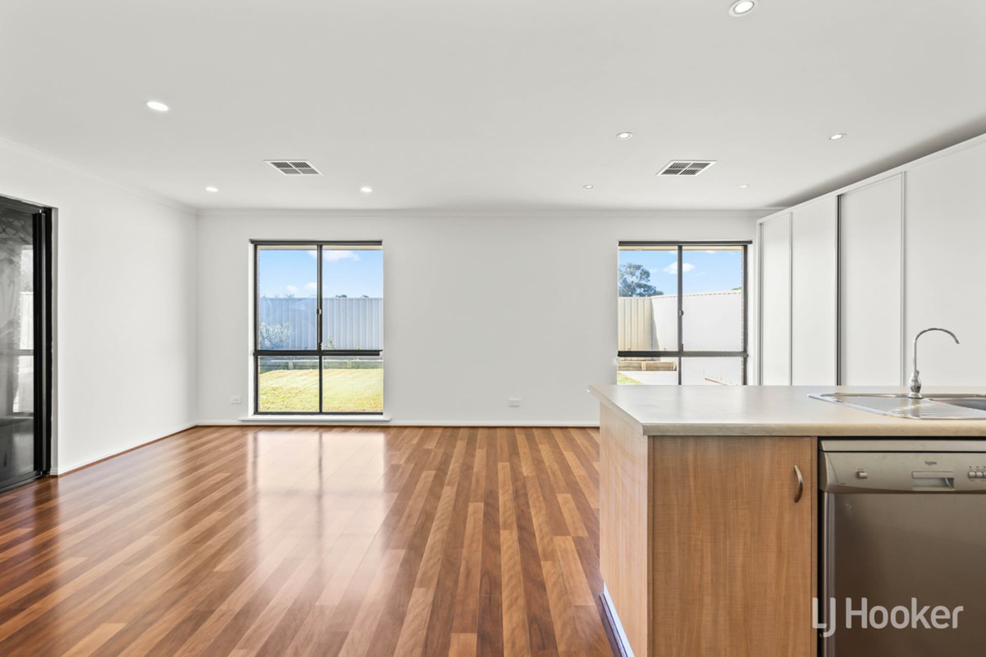 13 Grace Boulevard, Smithfield Plains, Smithfield Plains - Thumbnail 5
