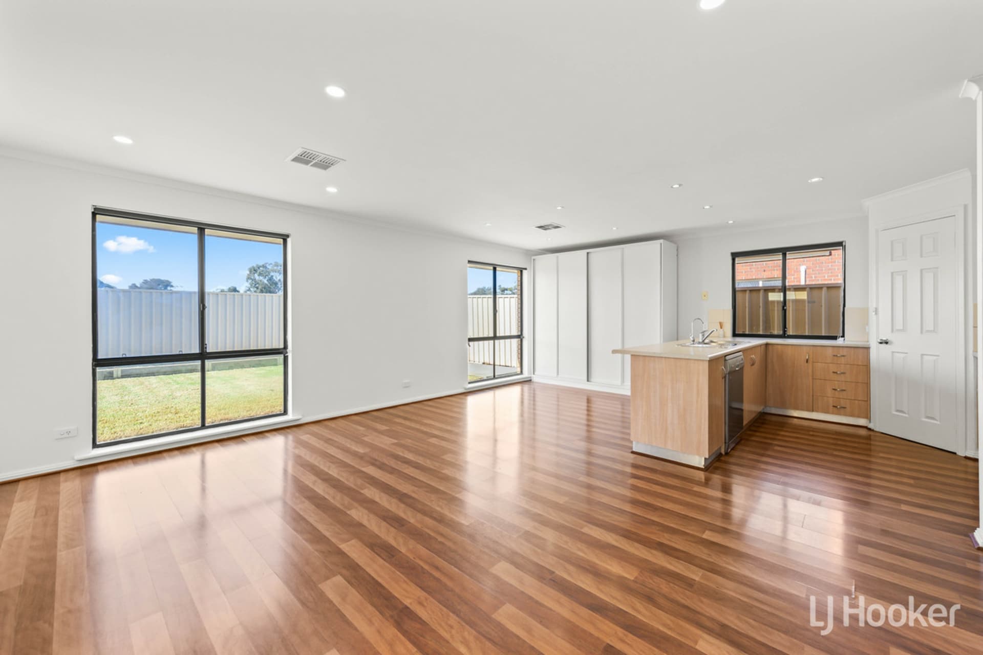 13 Grace Boulevard, Smithfield Plains, Smithfield Plains - Thumbnail 8