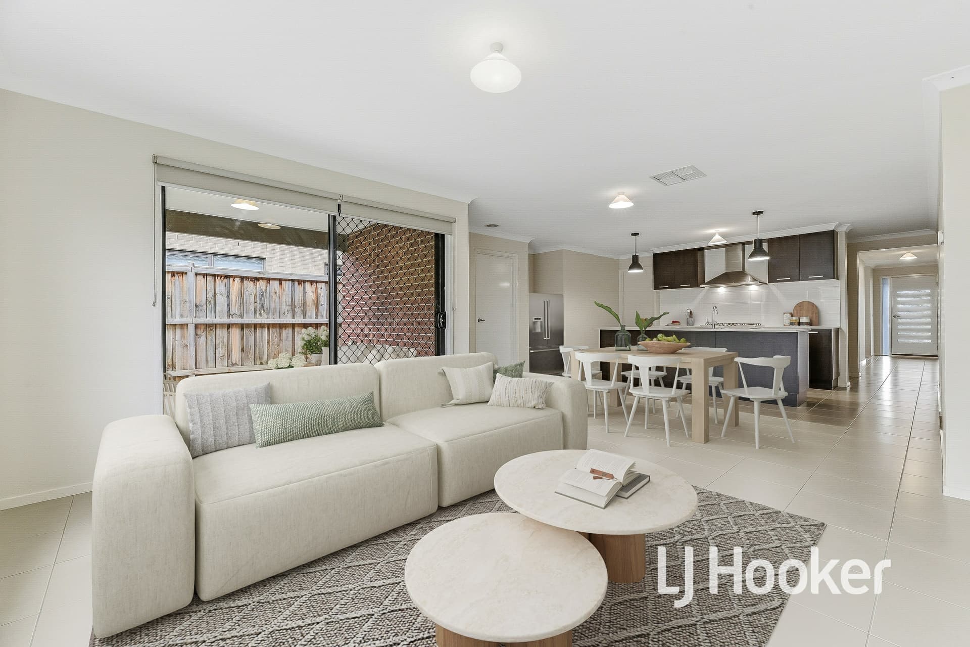 14 Sloane Drive, Clyde North, Clyde North - Thumbnail 5