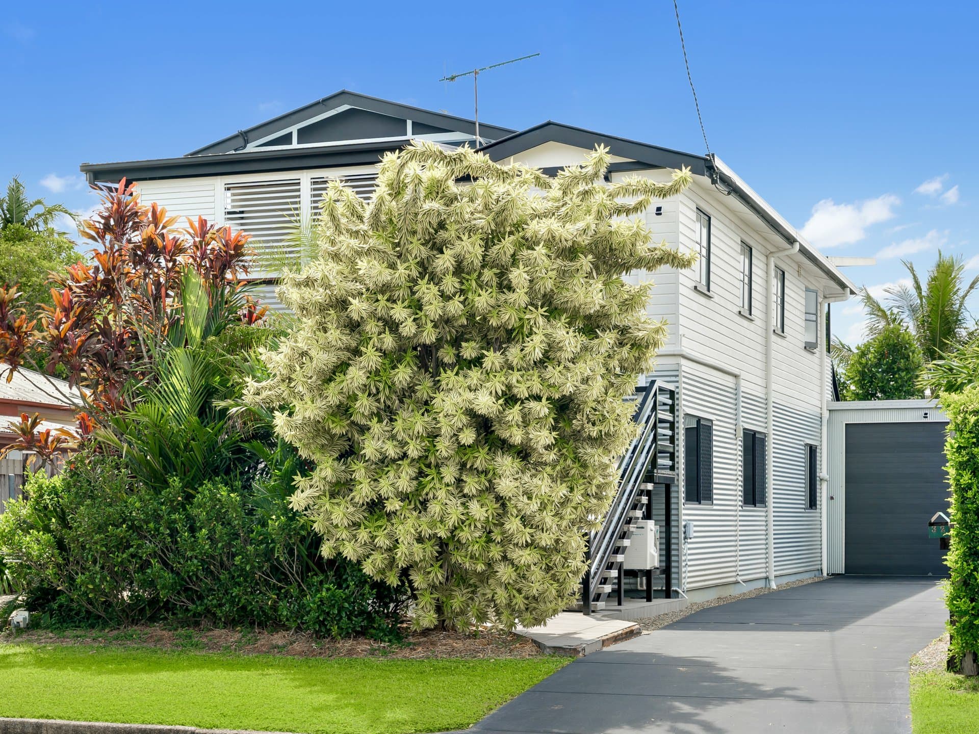 32 Howe Street, Cairns North, Cairns North - Image 1