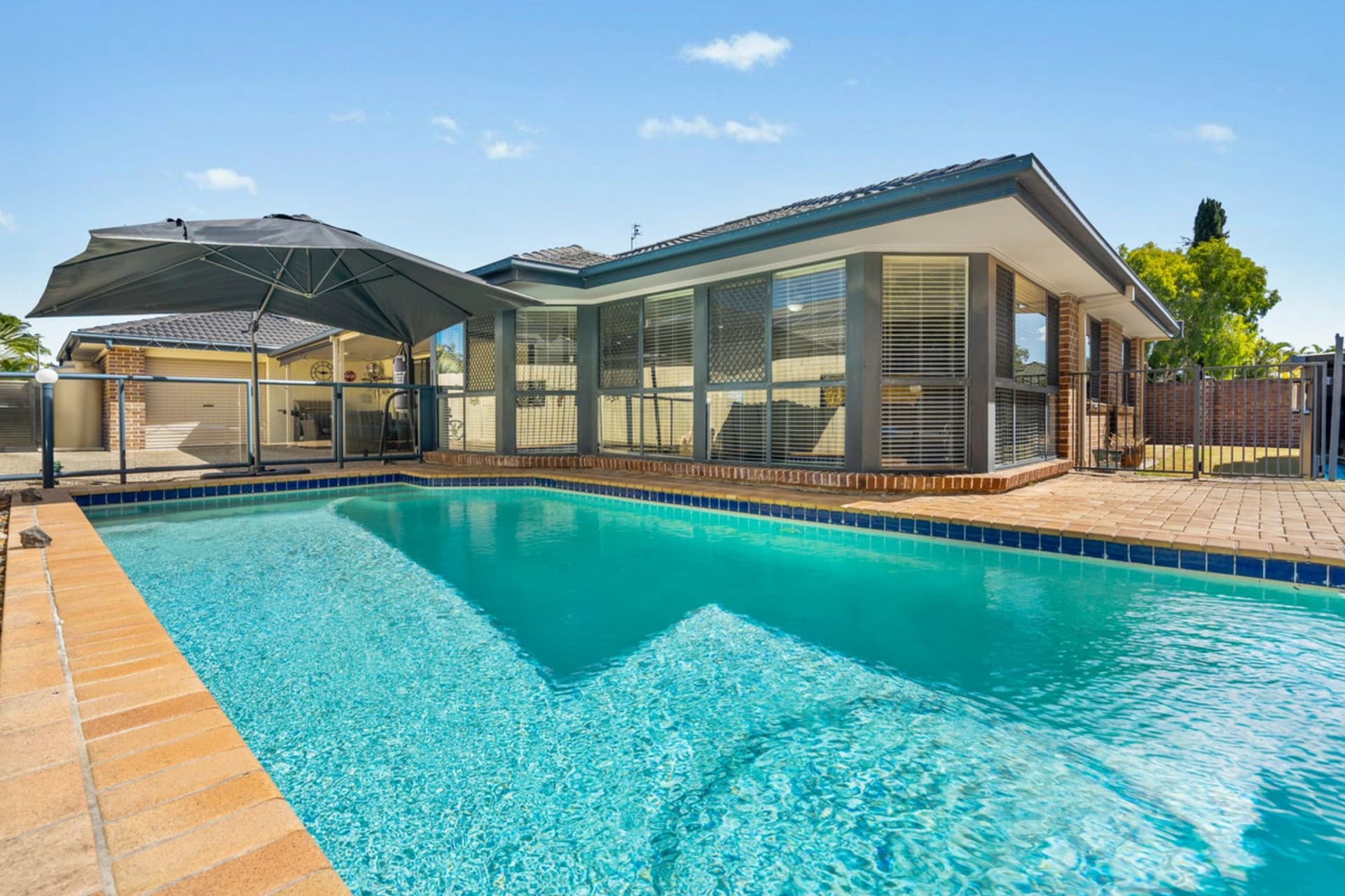 2 Audrey Avenue, Helensvale, Helensvale - Thumbnail 2