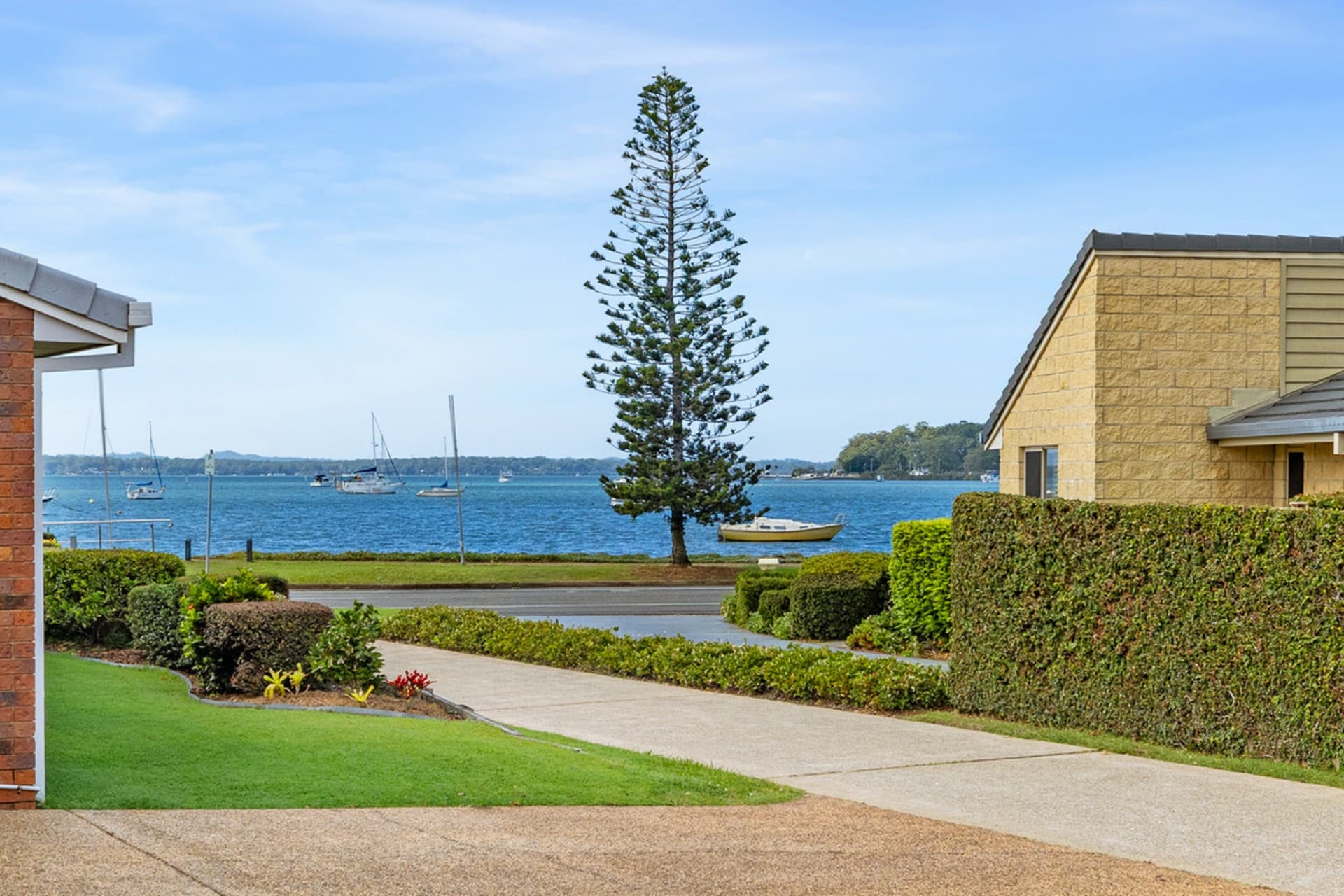 39 Orana Esplanade, Victoria Point, Victoria Point - Thumbnail 2