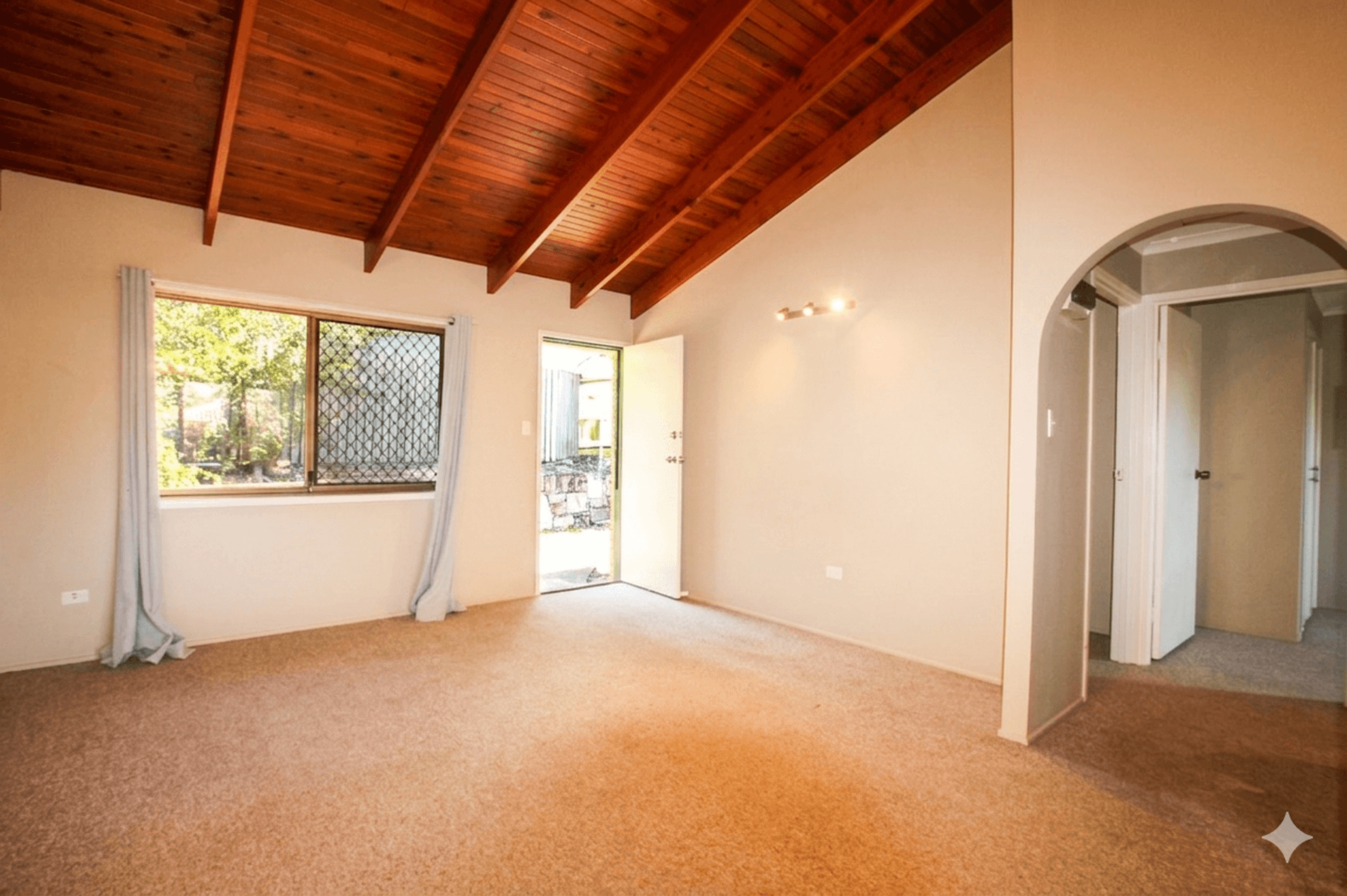 9/16 Forest Street, Woodridge, Woodridge - Thumbnail 2