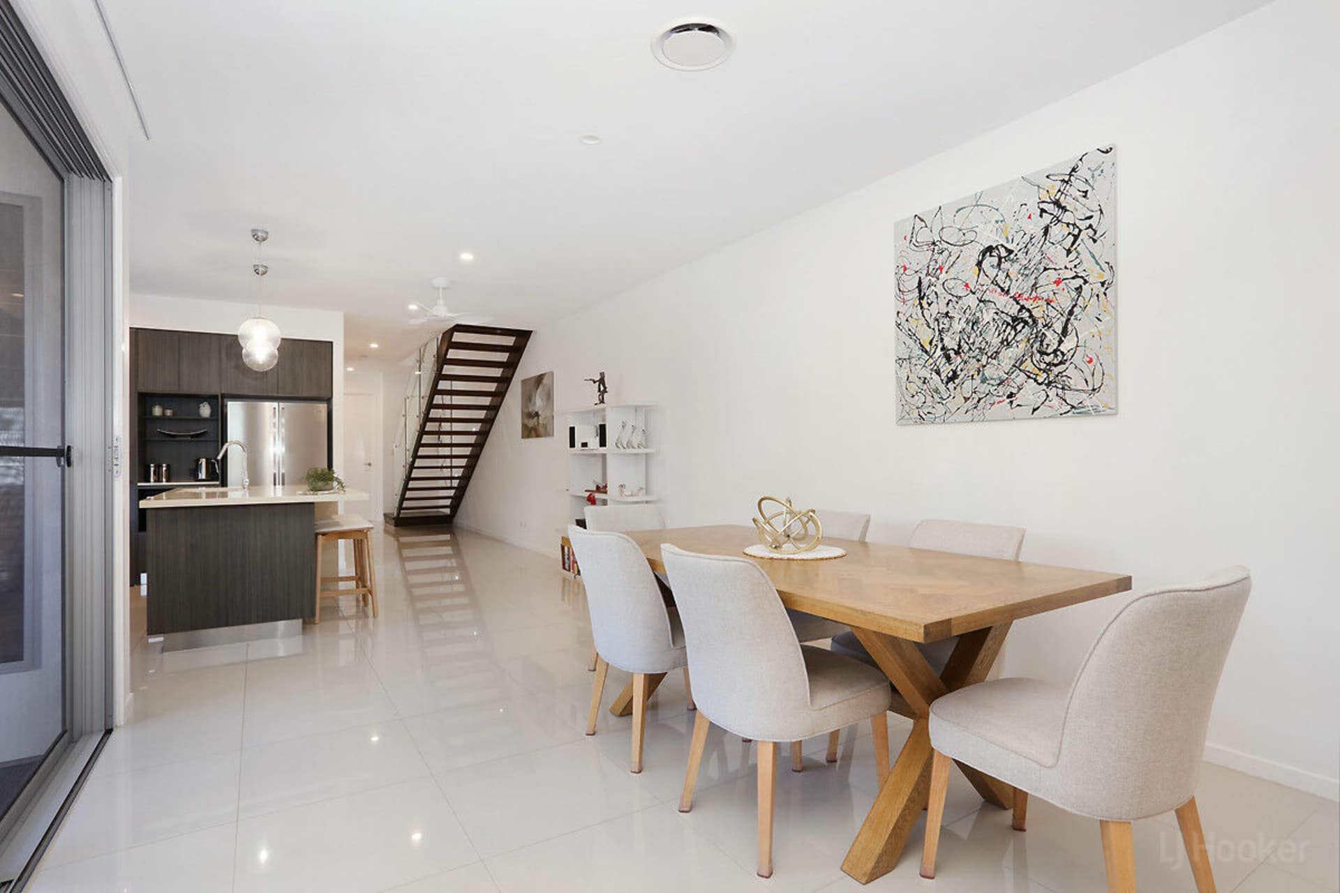 1/9 Nankeen Avenue, Paradise Point, Paradise Point - Thumbnail 2