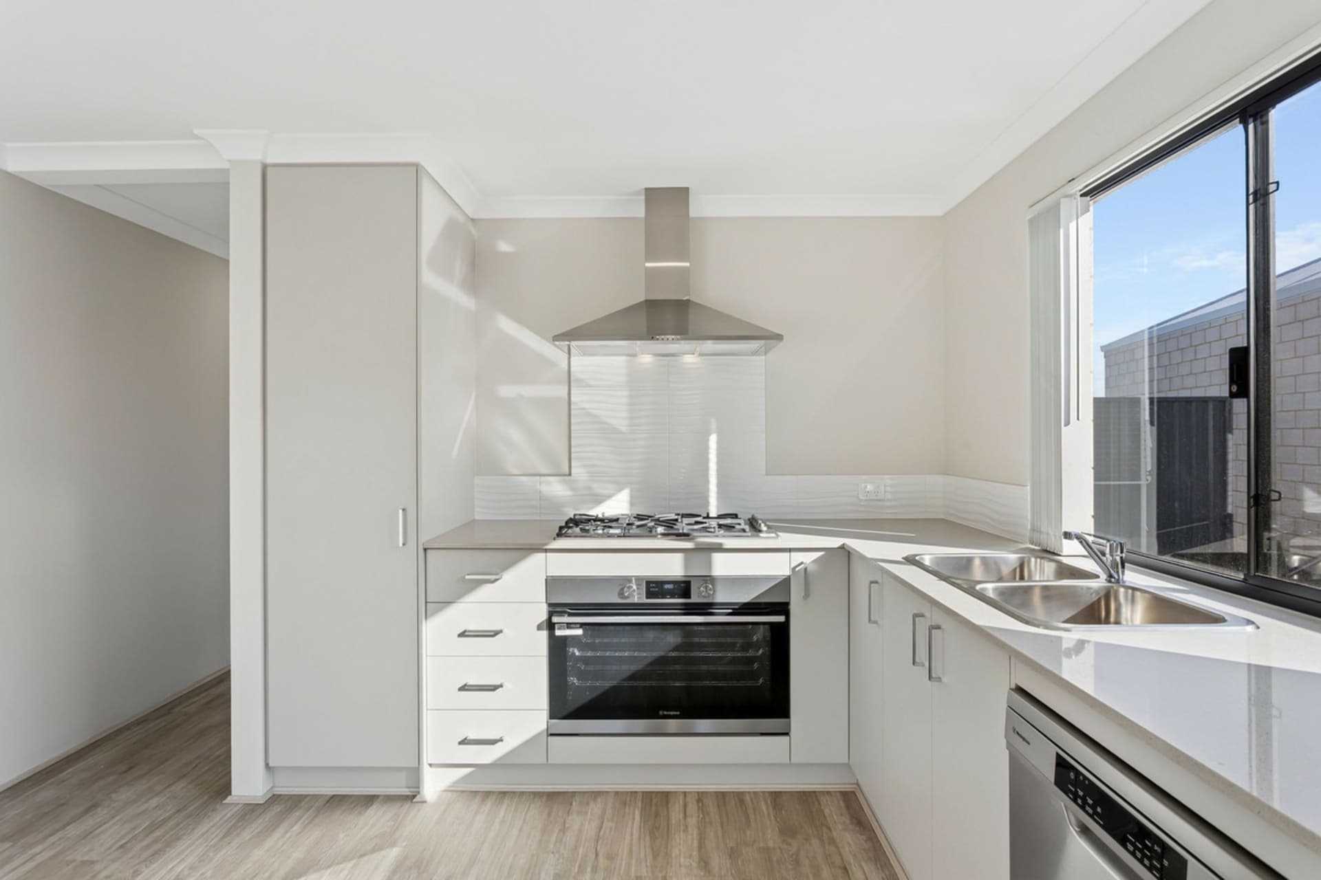 40 Jewel Way, Banksia Grove, Banksia Grove - Thumbnail 2