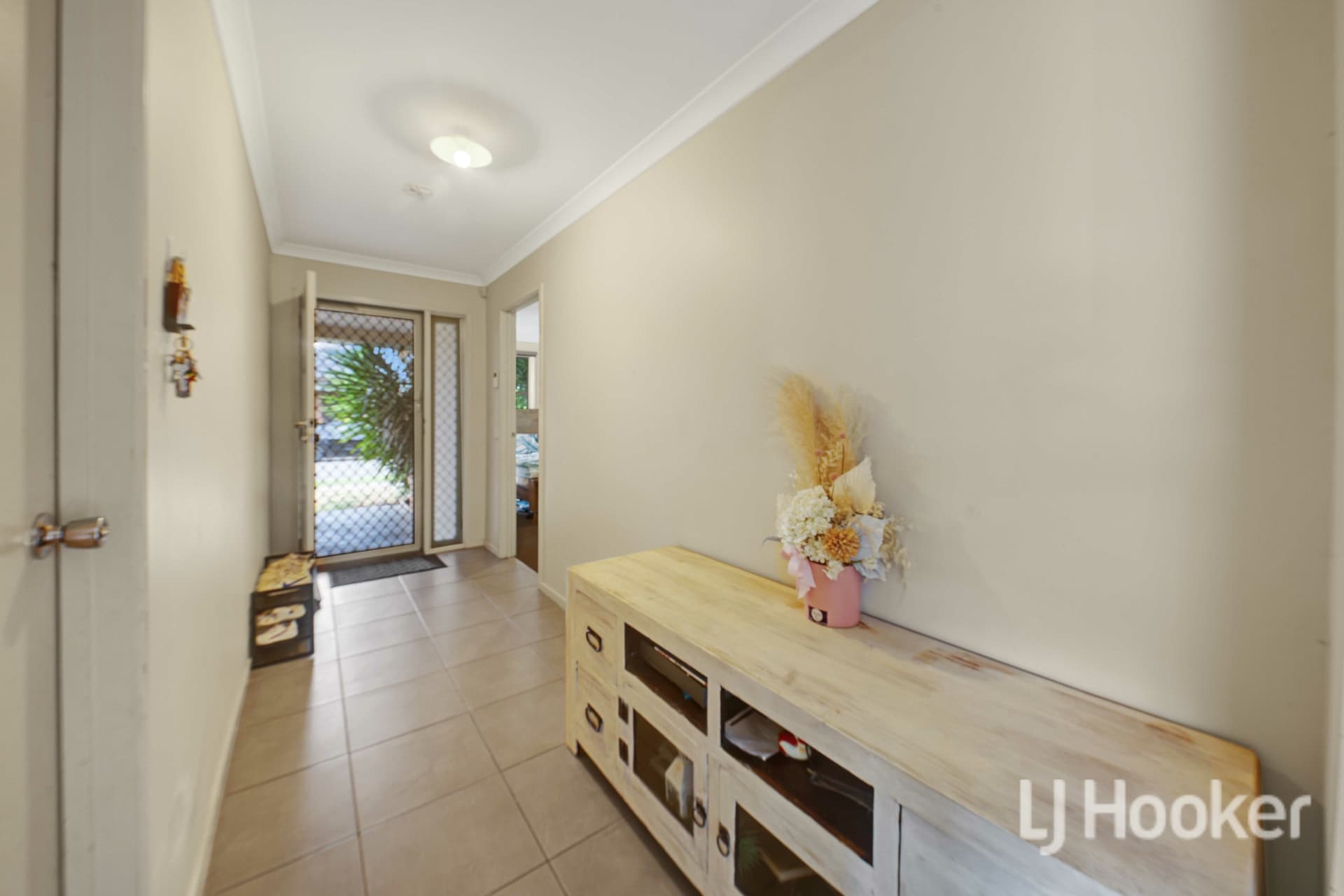 9 Toogoolawah Drive, Melton South, Melton South - Thumbnail 2