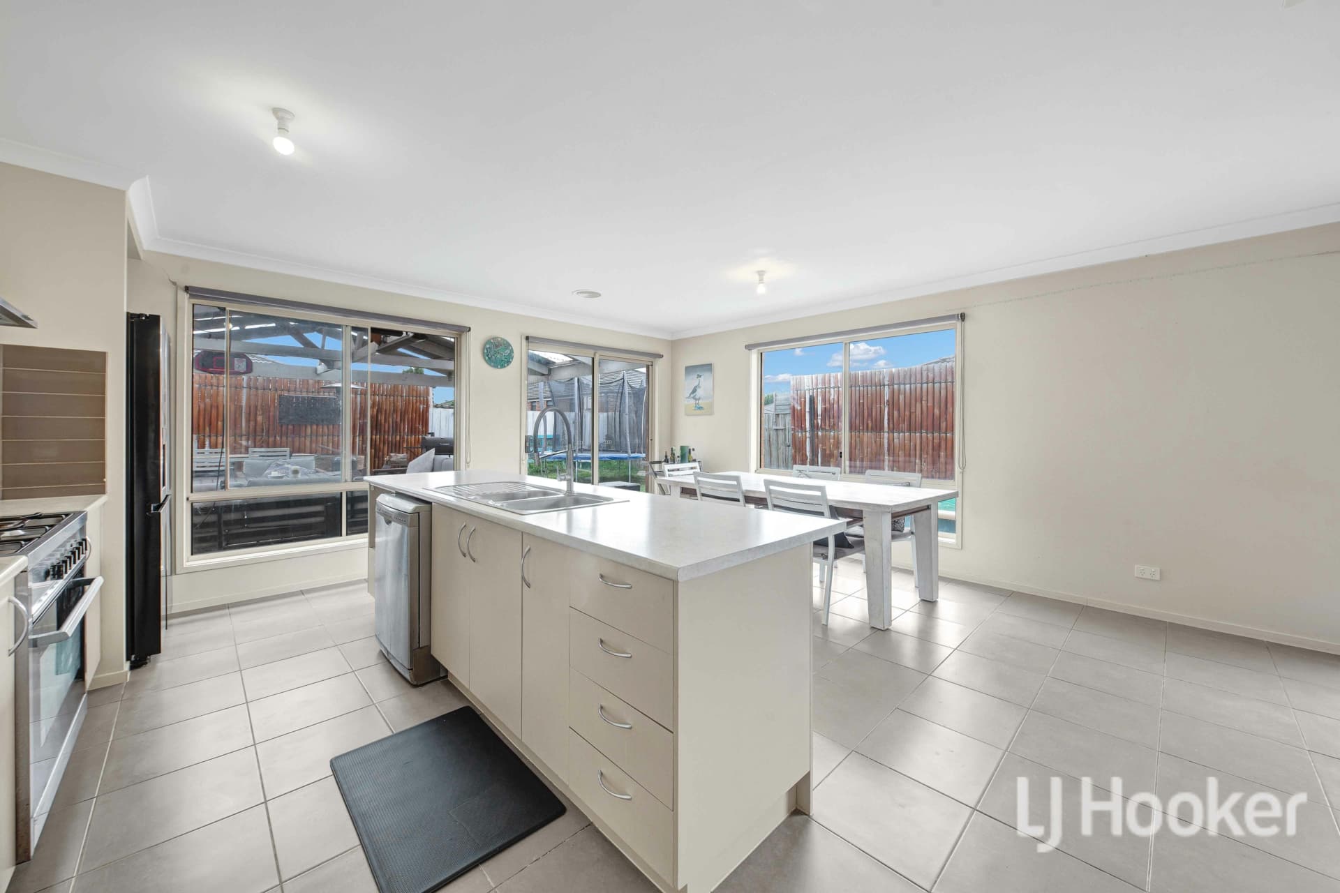 9 Toogoolawah Drive, Melton South, Melton South - Thumbnail 7