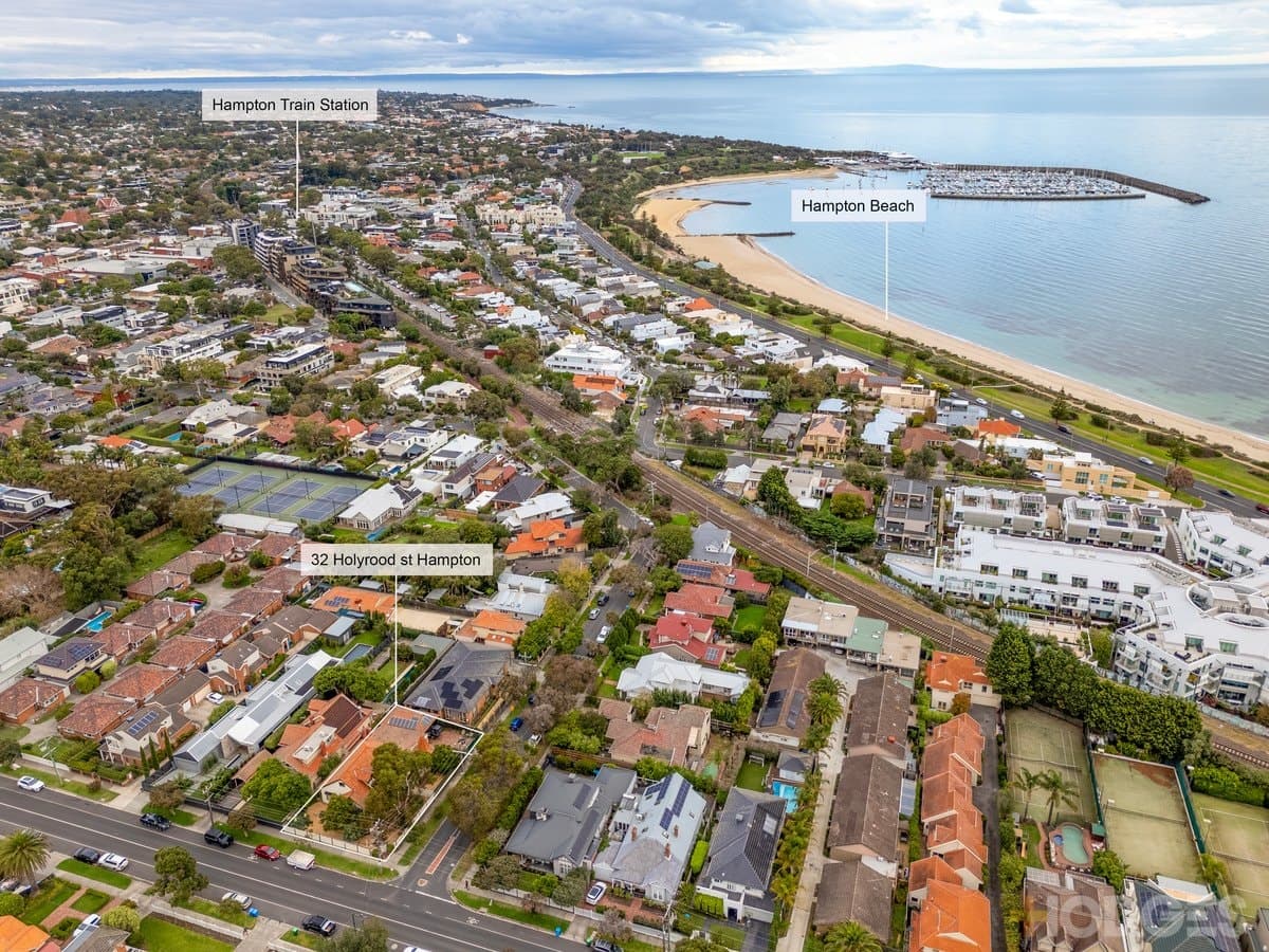 32 Holyrood Street, Hampton, VIC, 3188, Hampton - Thumbnail 2