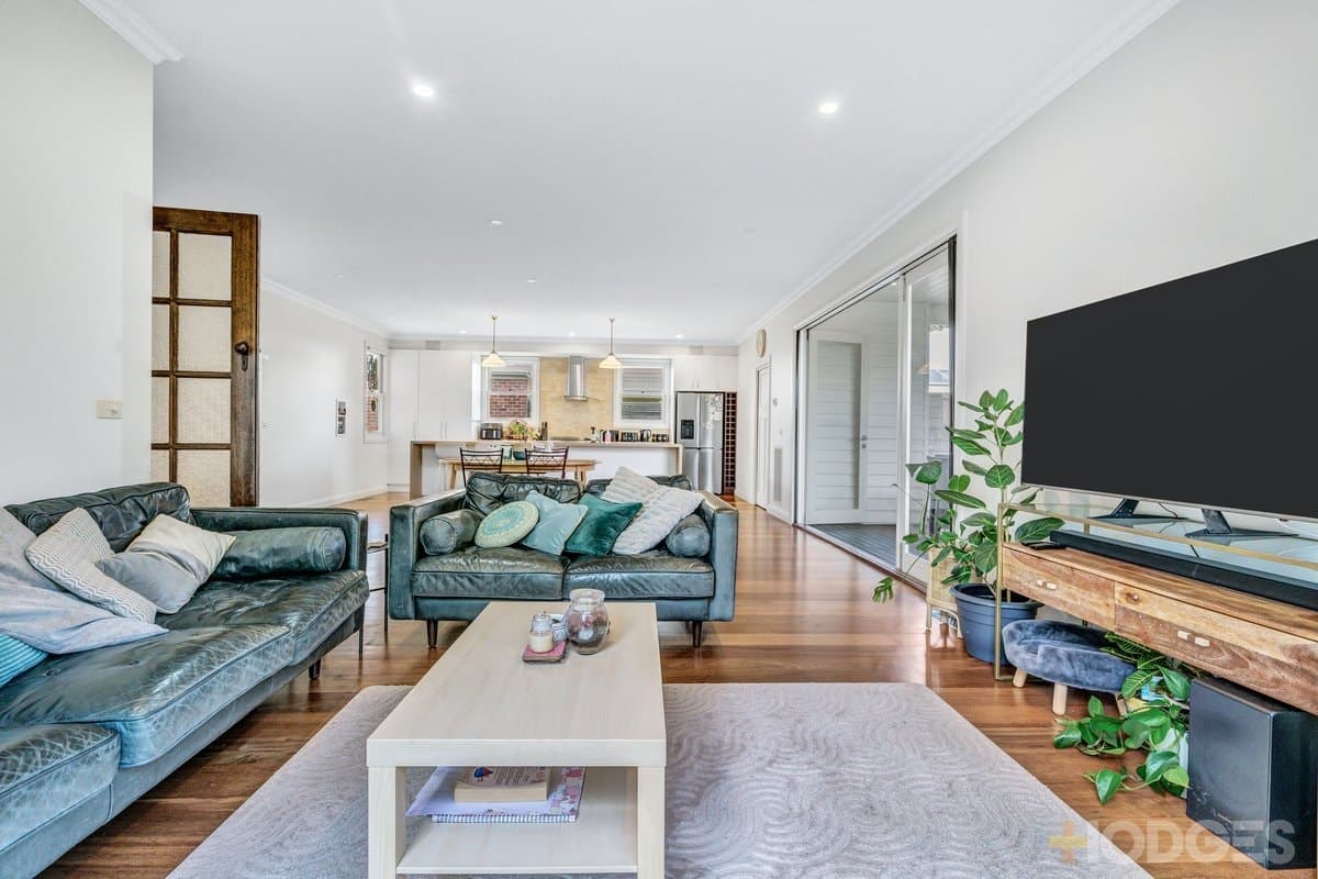 1 / 8 Collins Street, Mentone, VIC, 3194, Mentone - Thumbnail 4