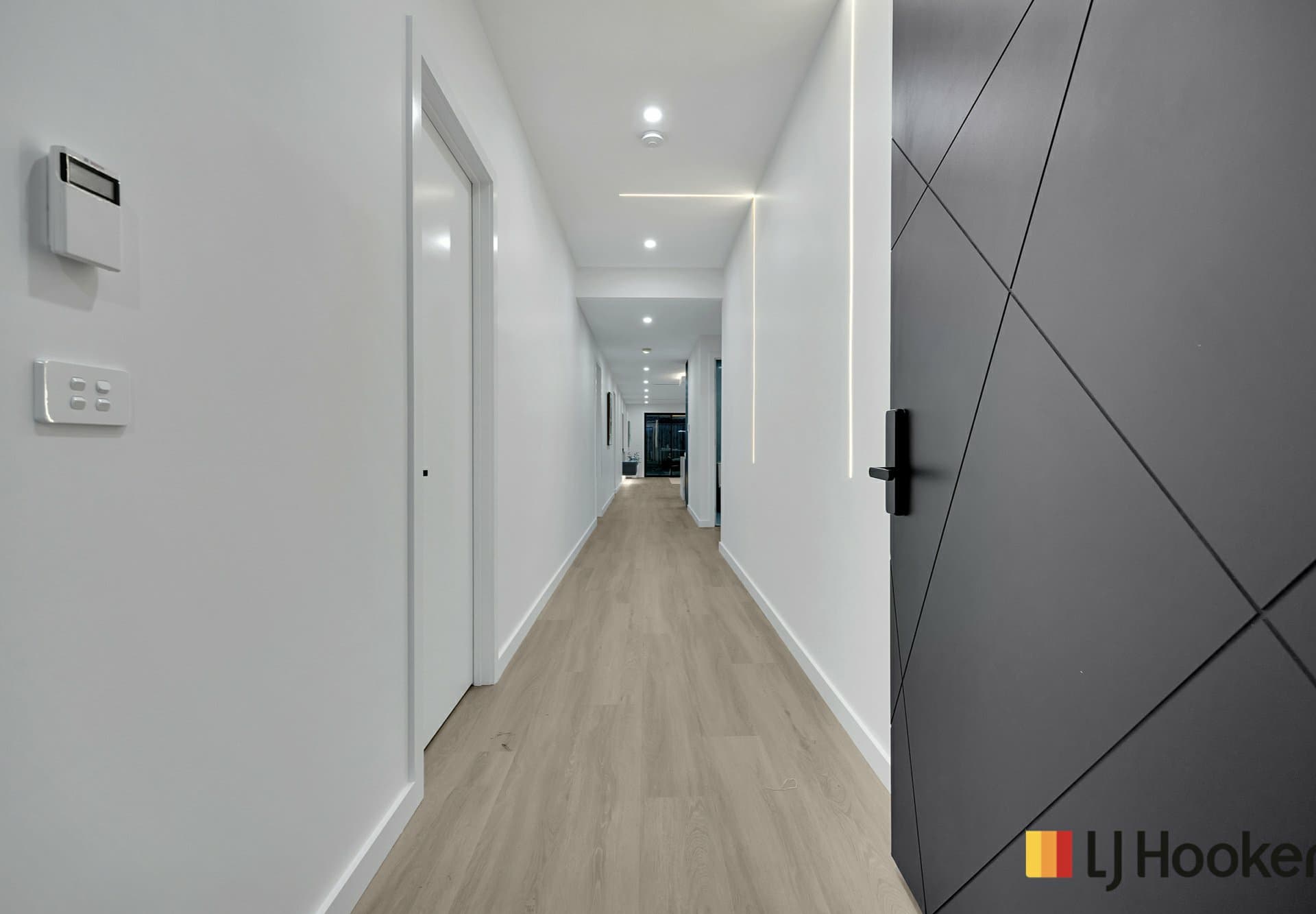 7 Lauzet Way, Sunbury, Sunbury - Thumbnail 3