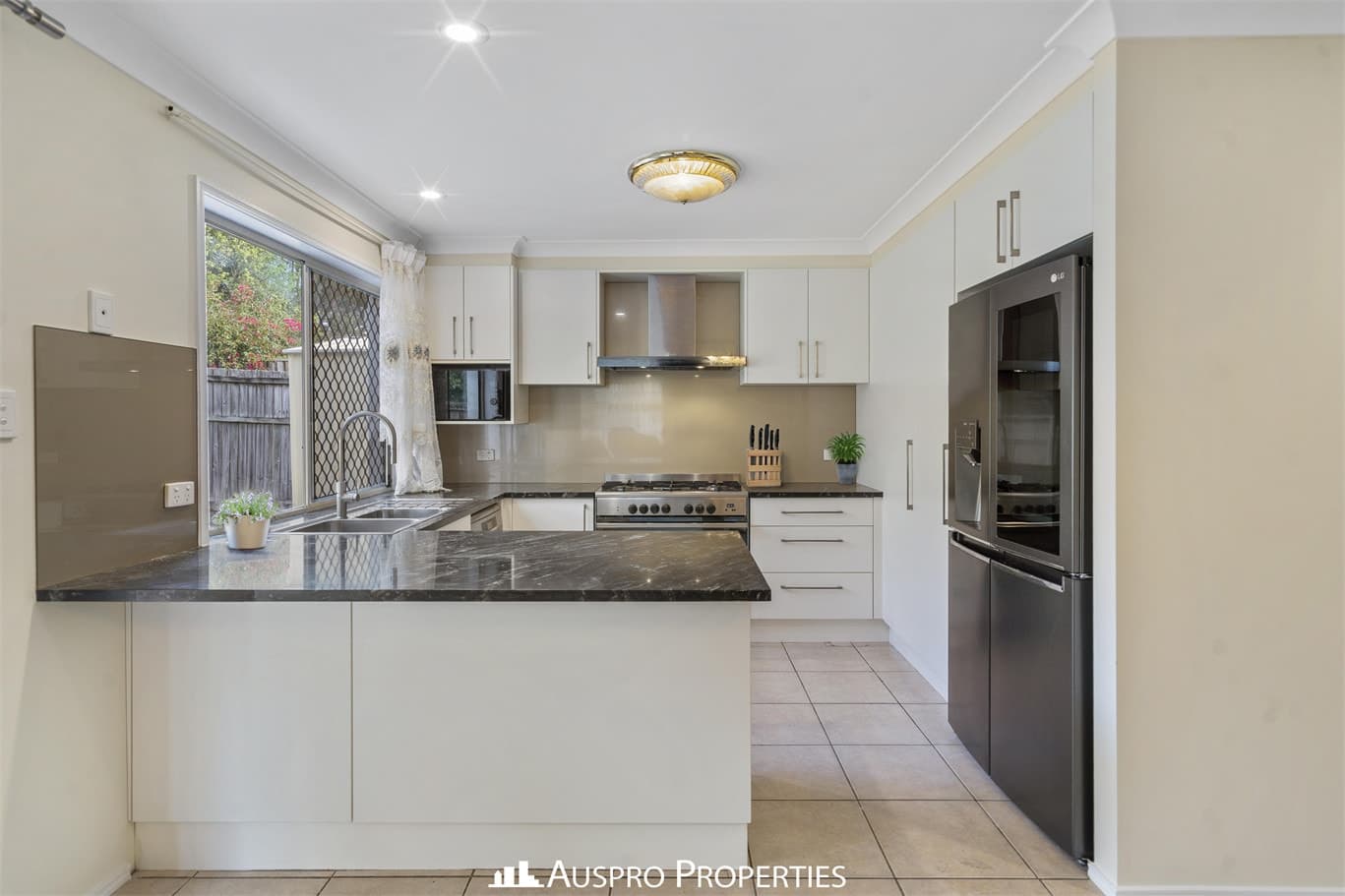 18 Vaucluse Place, Mansfield - Thumbnail 8