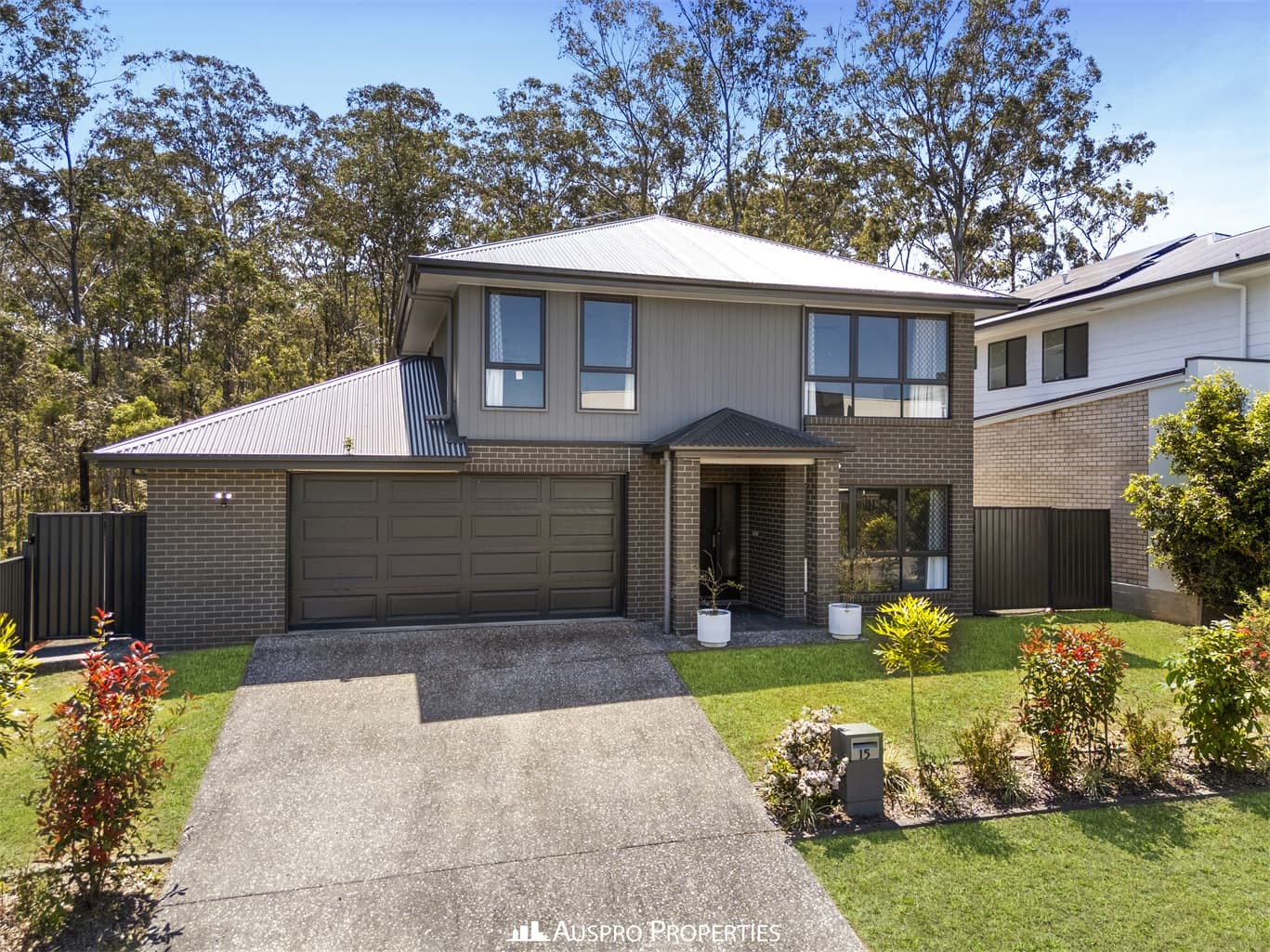15 Lakeshore Crescent, Willawong - Image 1