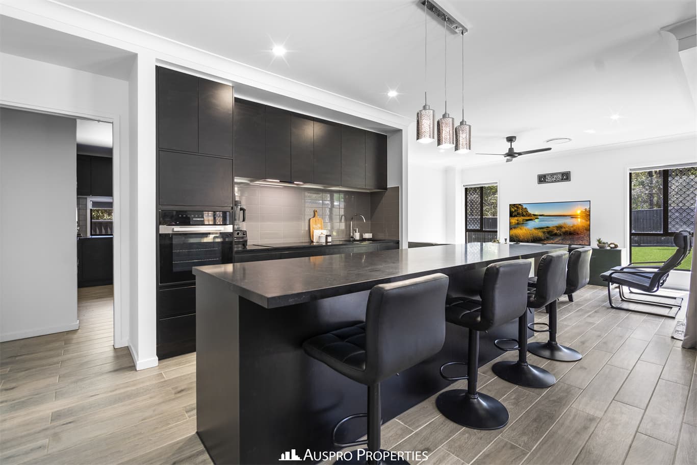 15 Lakeshore Crescent, Willawong - Thumbnail 4