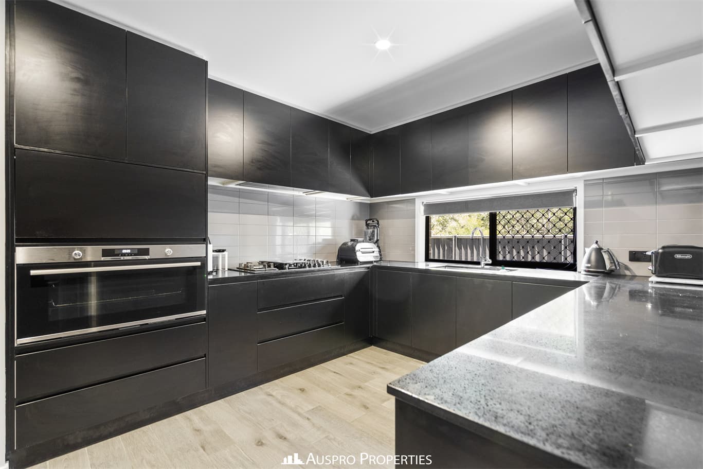 15 Lakeshore Crescent, Willawong - Thumbnail 7