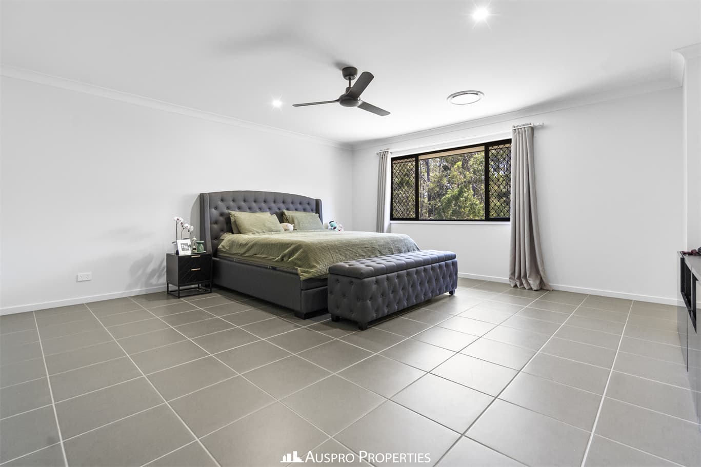 15 Lakeshore Crescent, Willawong - Thumbnail 8