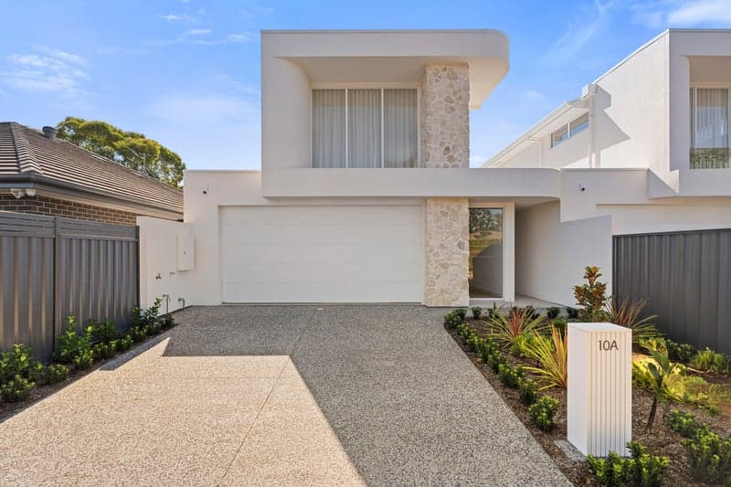 10A Lynton Avenue, North Brighton - Image 1