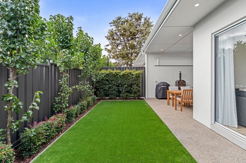 9 MacQuarrie Court, West Lakes Shore - Thumbnail 2