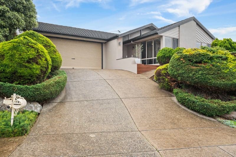 28 Antonia Circuit, Hallett Cove - Thumbnail 2