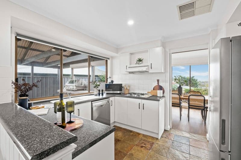 28 Antonia Circuit, Hallett Cove - Thumbnail 7