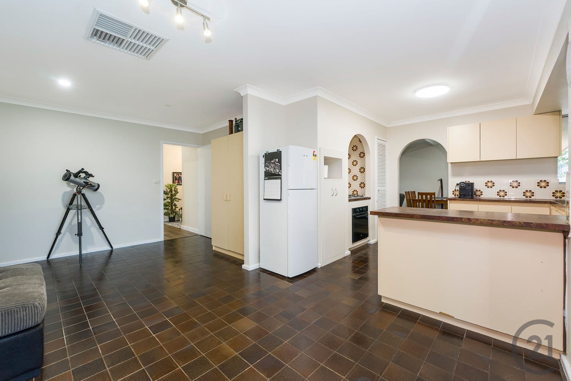 10 Scrivener Place, Halls Head, WA, 6210, Halls Head - Thumbnail 2