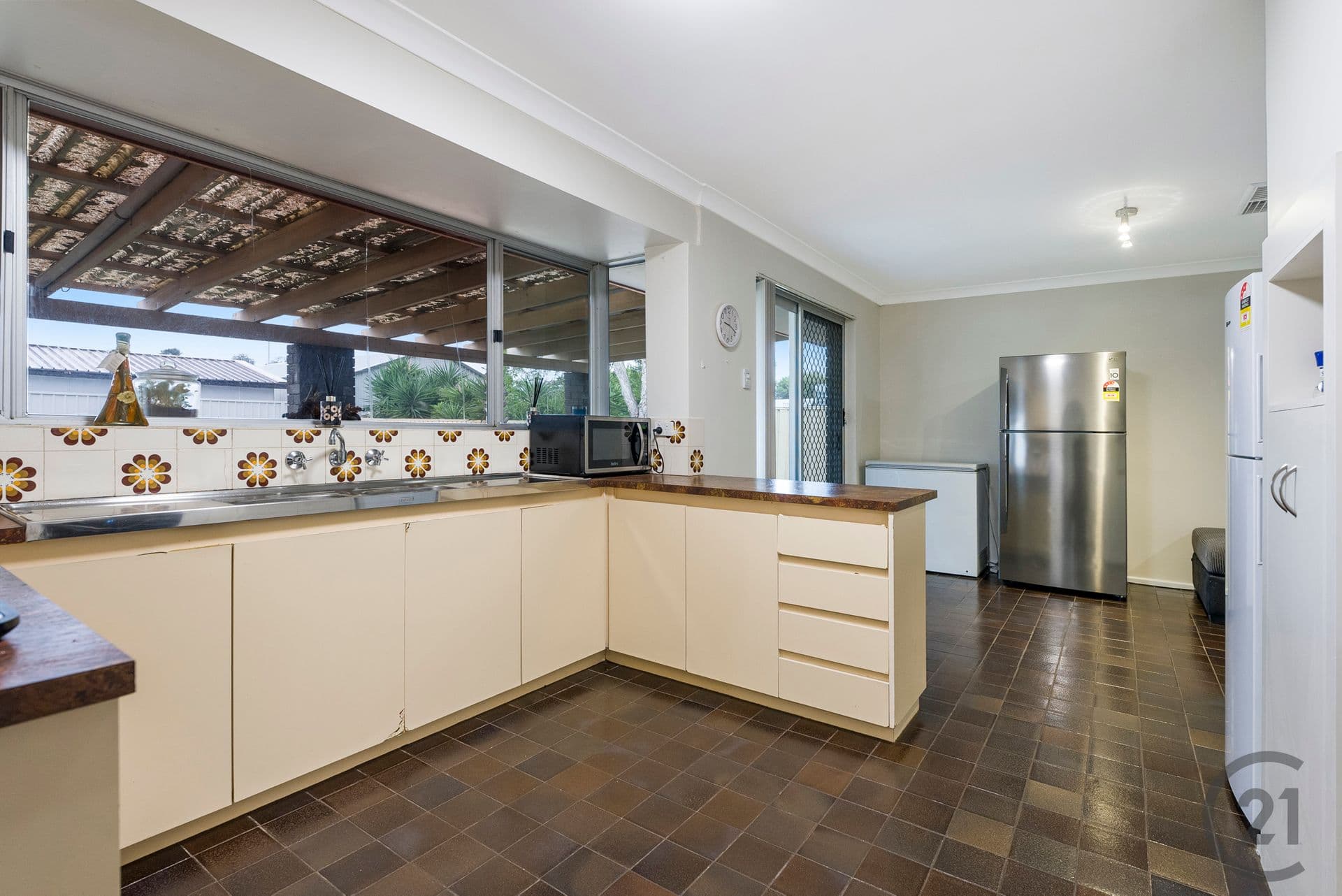 10 Scrivener Place, Halls Head, WA, 6210, Halls Head - Thumbnail 3