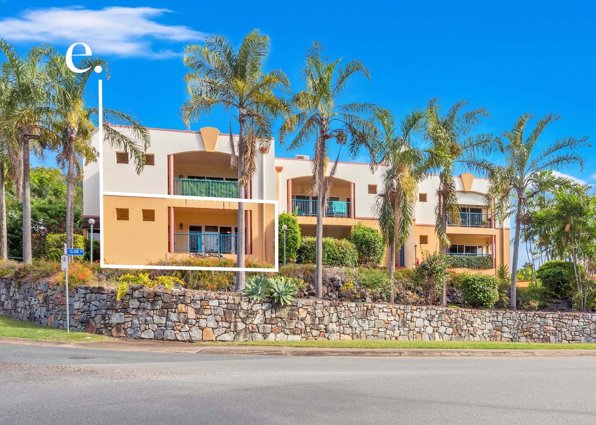 3/24 Island Drive, Cannonvale - Image 1