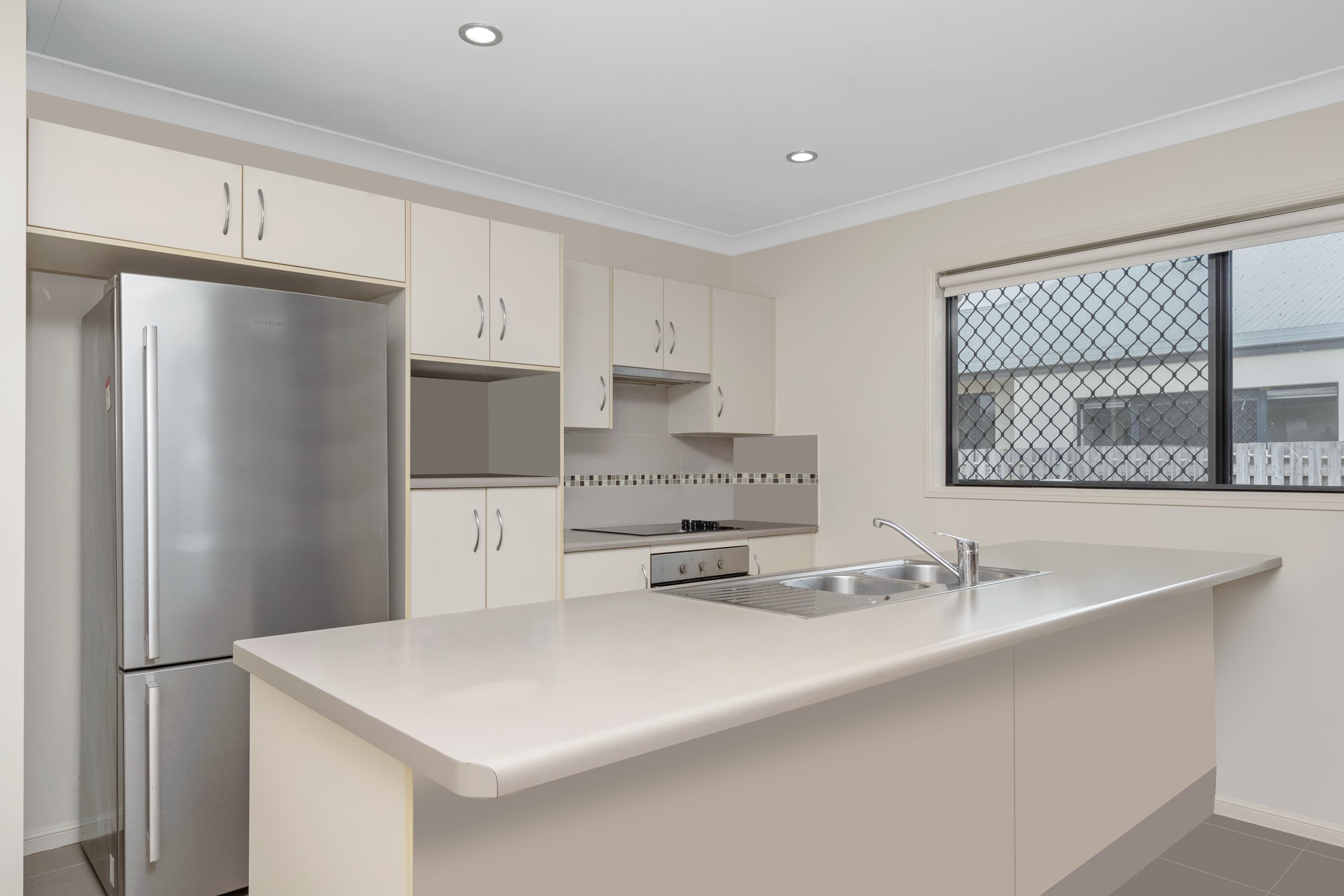 23 Iona Avenue, Burdell - Thumbnail 2