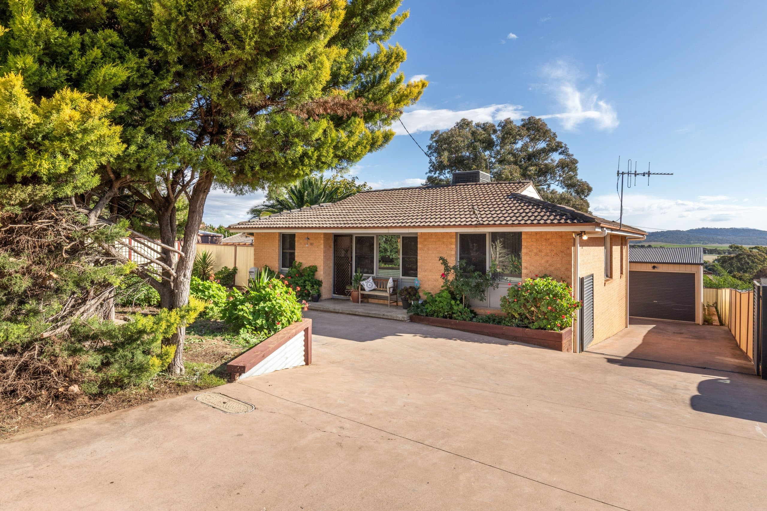 117 Gilmore Road, Queanbeyan 2620, Alexandria - Thumbnail 3
