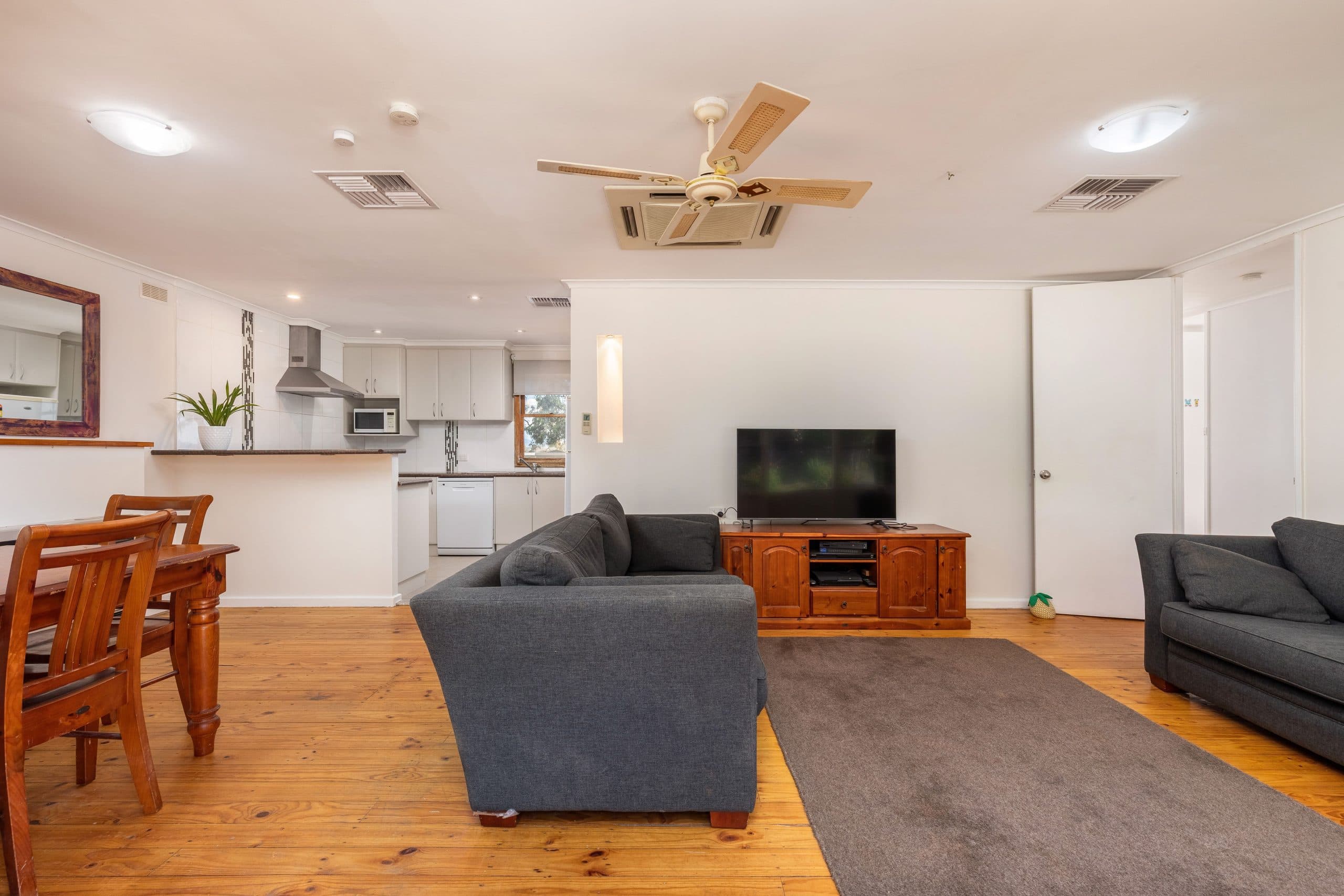 117 Gilmore Road, Queanbeyan 2620, Alexandria - Thumbnail 4