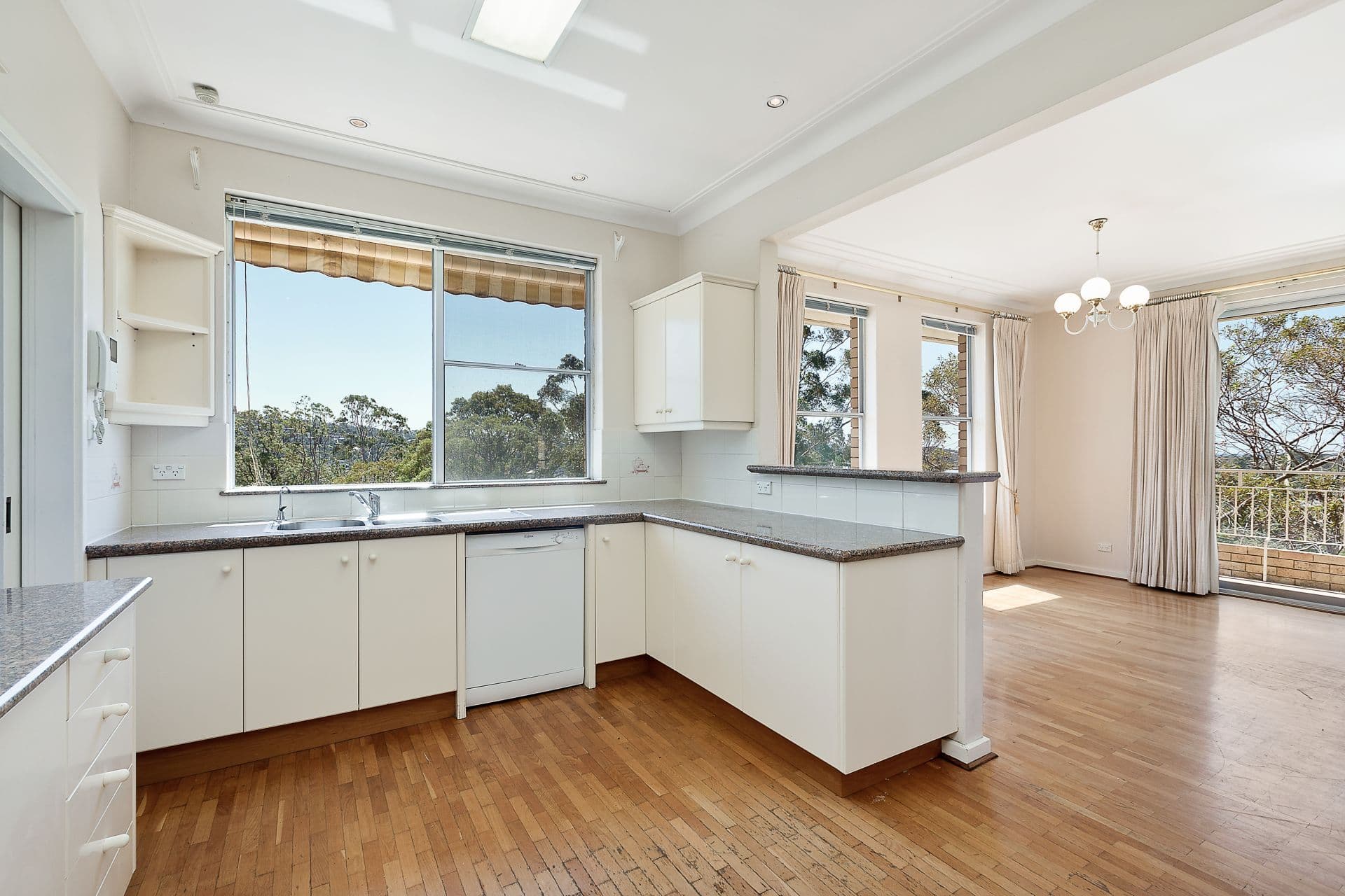8 Malinya Road ALLAMBIE HEIGHTS NSW, Allambie Heights - Thumbnail 3