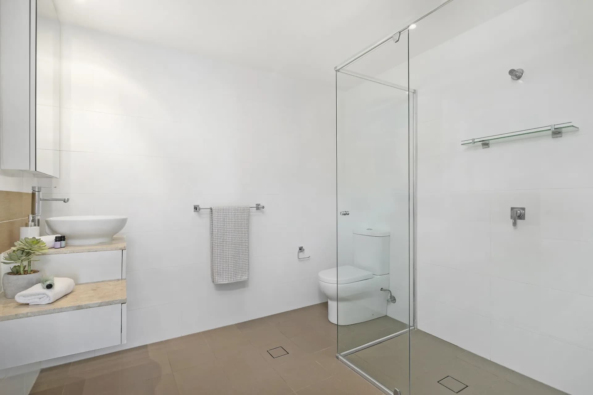 3205/1 Nield  Avenue, Greenwich - Thumbnail 2
