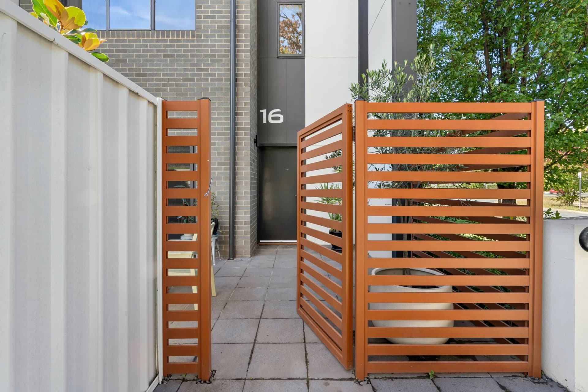 16/2 Berrigan Crescent, O'Connor, ACT, O'Connor - Thumbnail 2