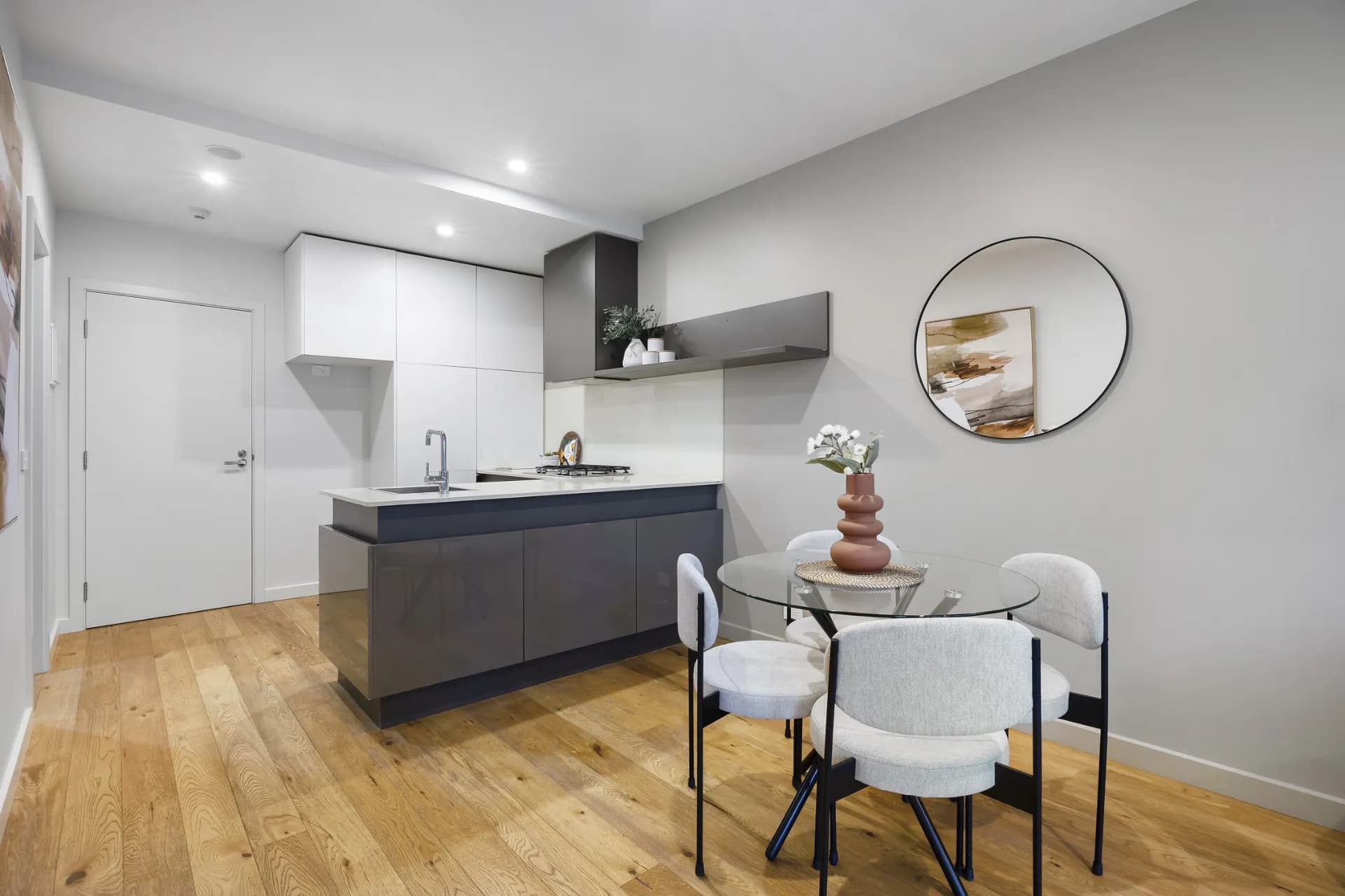 240/218 Bay  Road, Sandringham - Thumbnail 3