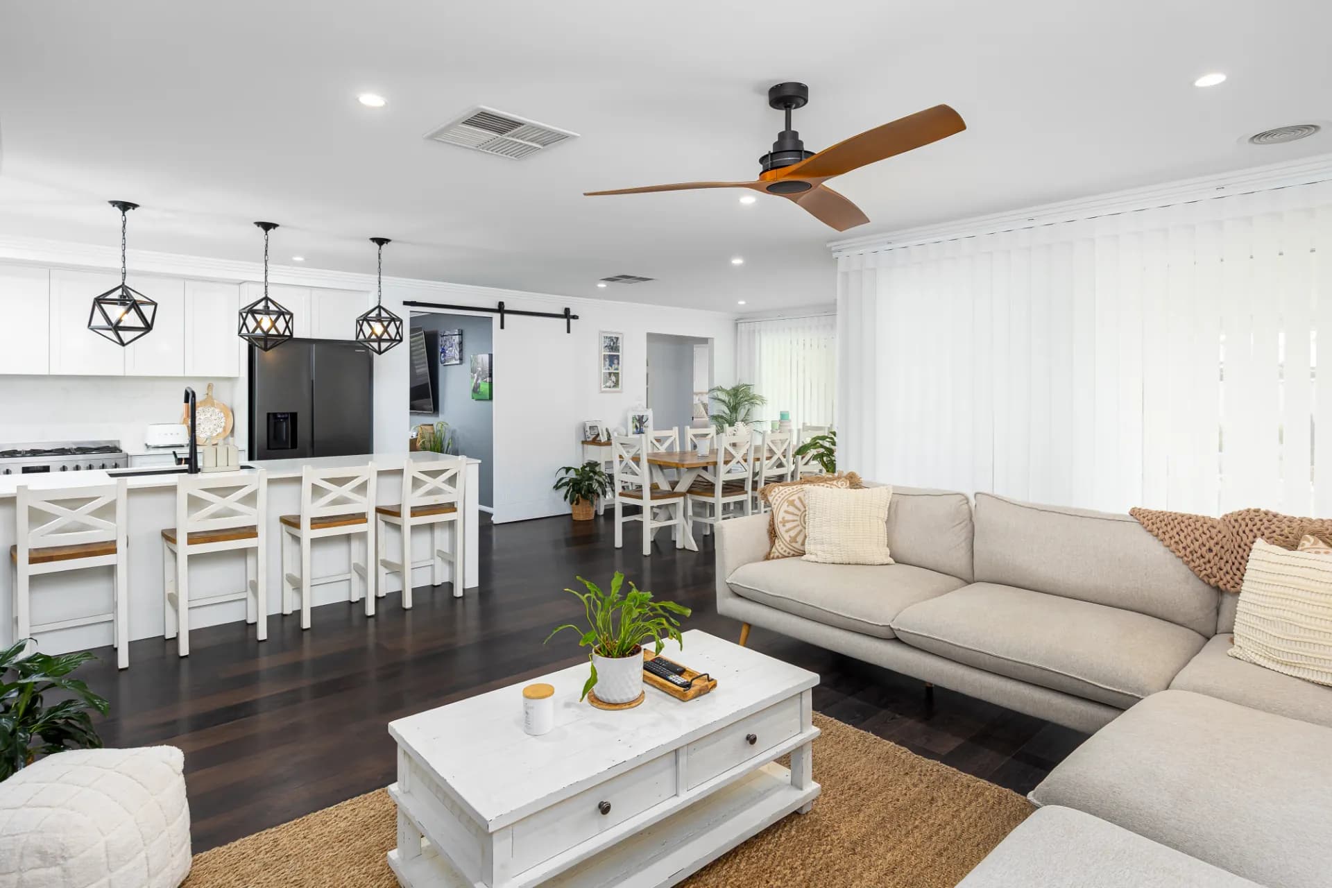 15 Bondi Crescent, Gobbagombalin, NSW, Gobbagombalin - Thumbnail 2