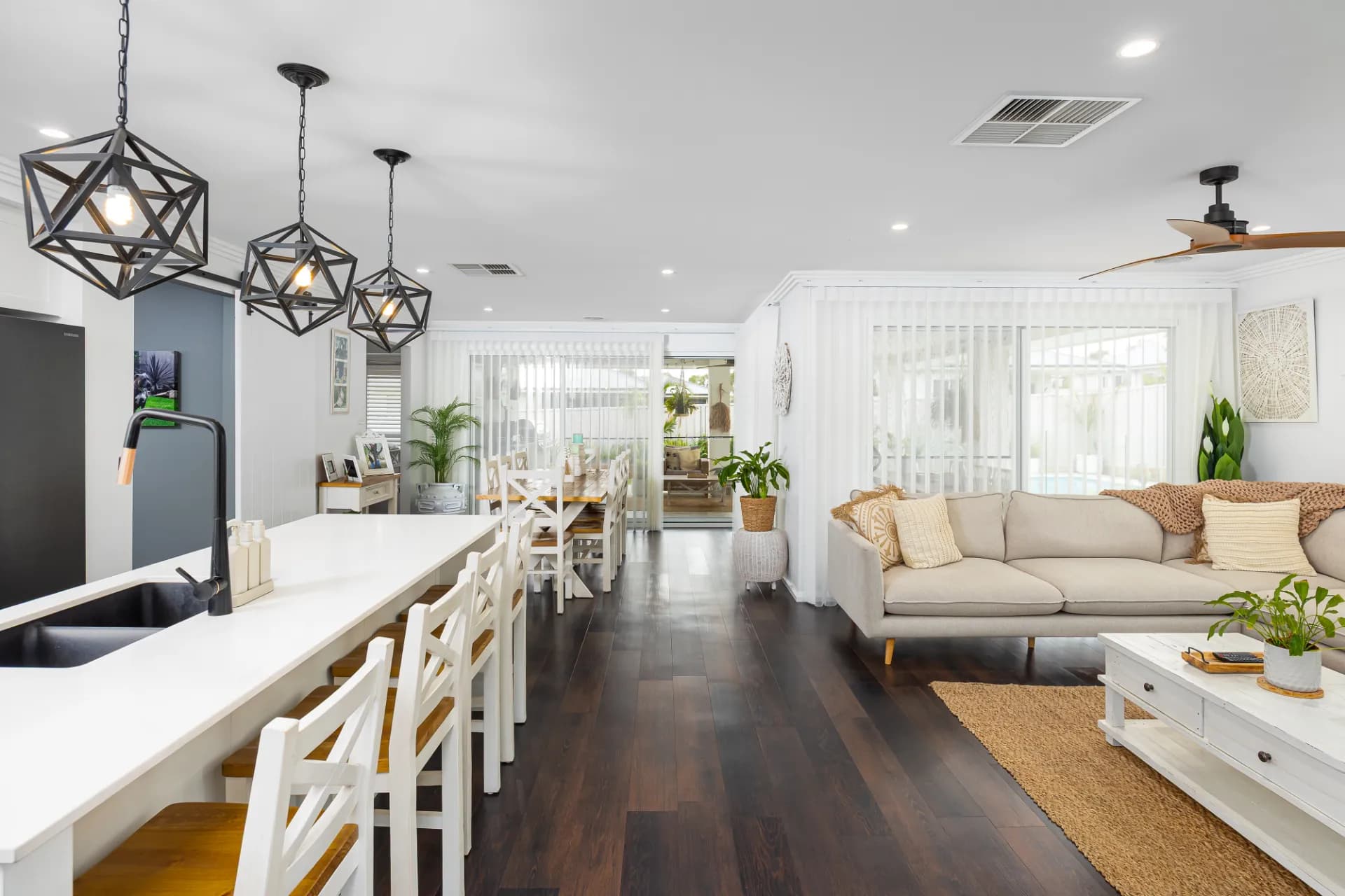 15 Bondi Crescent, Gobbagombalin, NSW, Gobbagombalin - Thumbnail 3